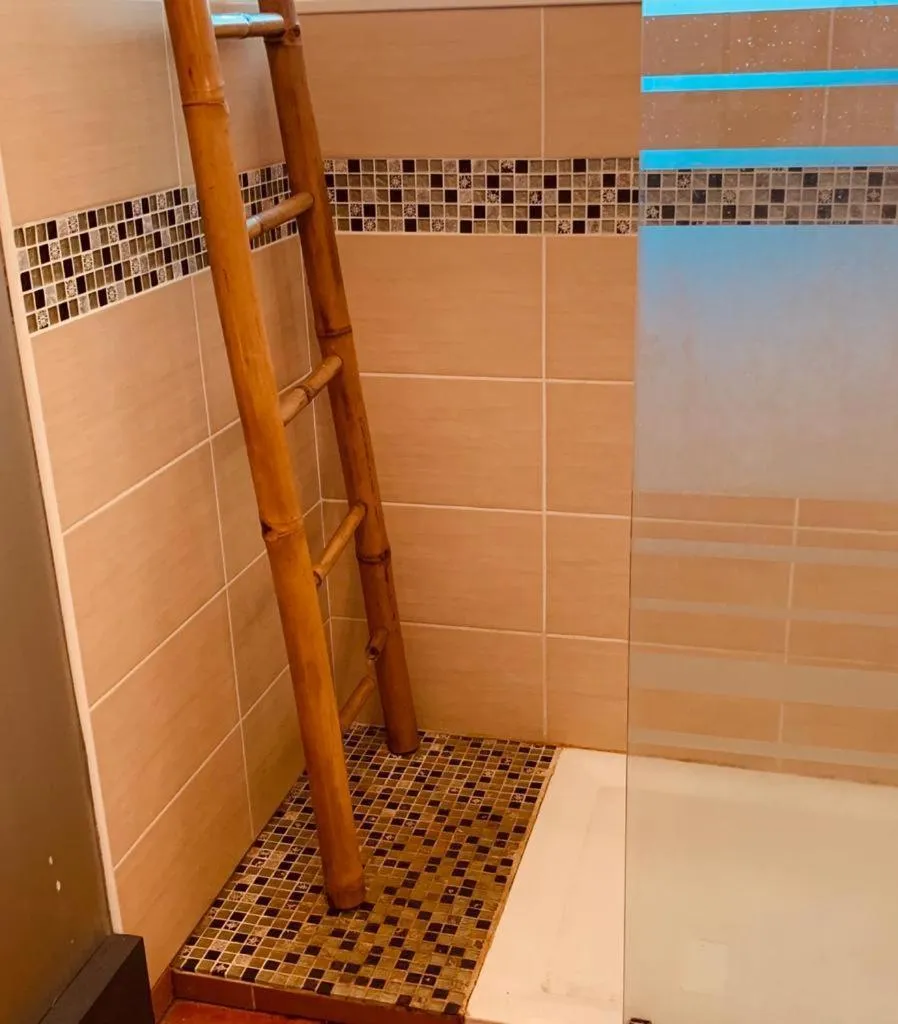 MARINA , 2mn à PIEDS PLAGE BOUCAN CANOT