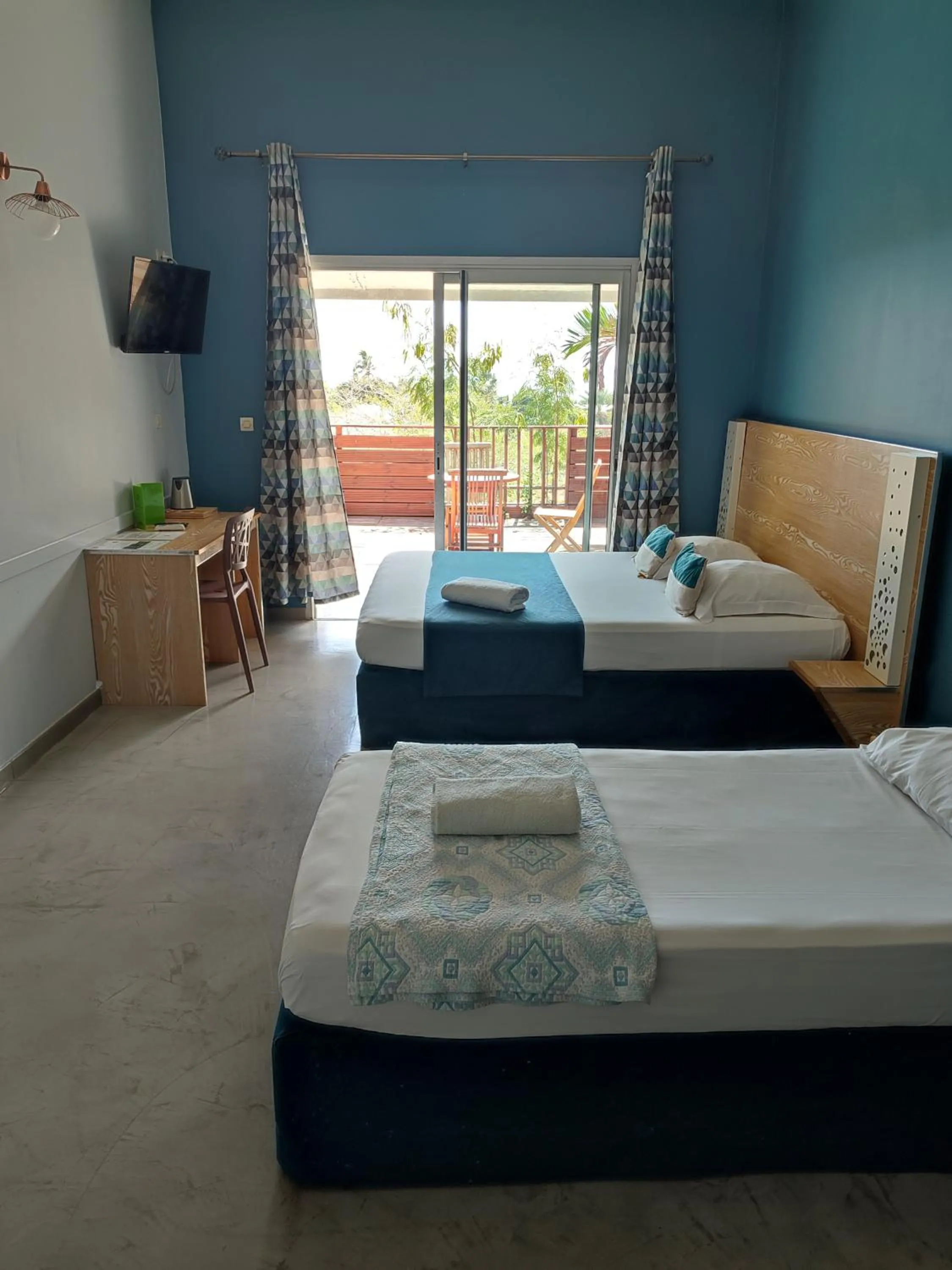 MARINA , 2mn à PIEDS PLAGE BOUCAN CANOT