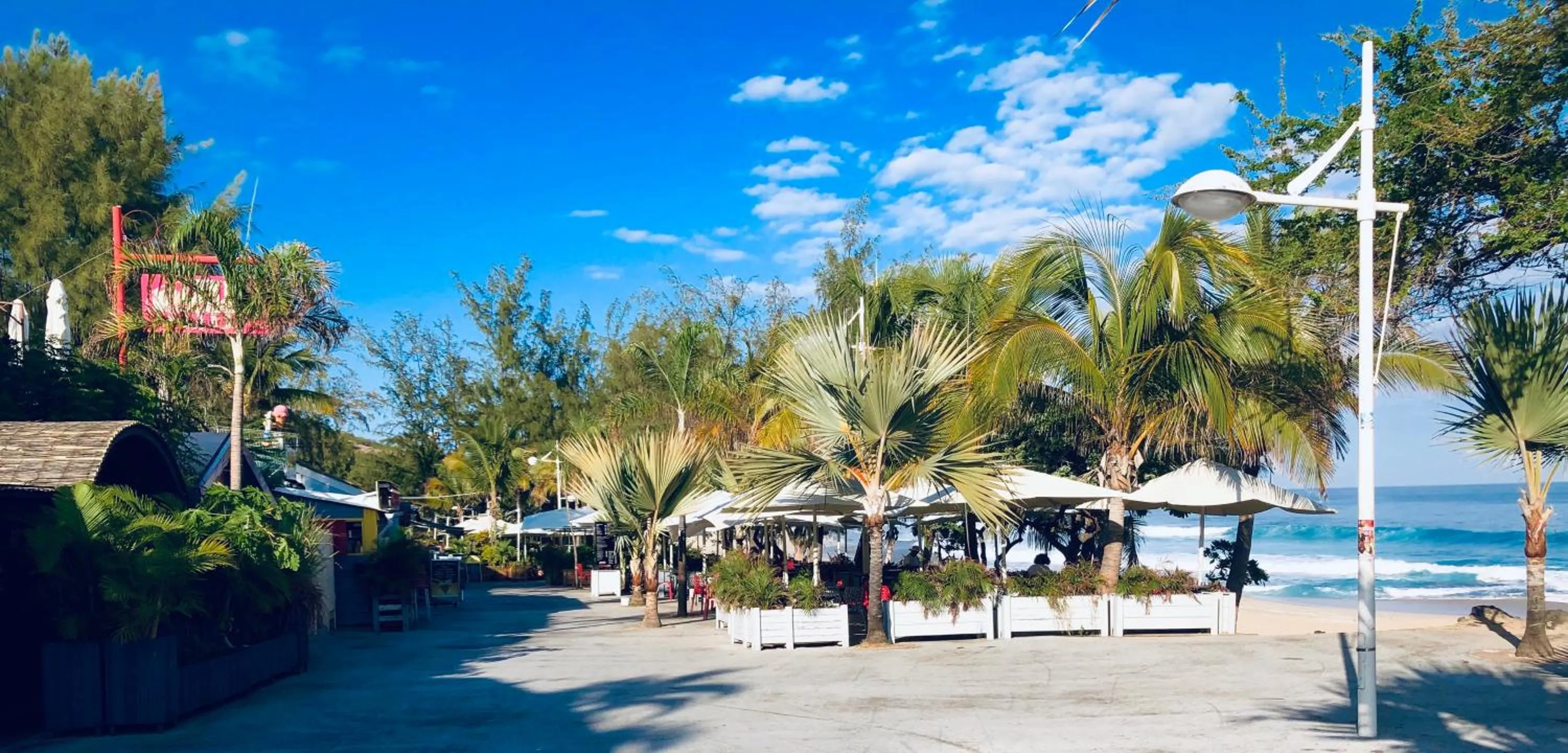 MARINA , 2mn à PIEDS PLAGE BOUCAN CANOT