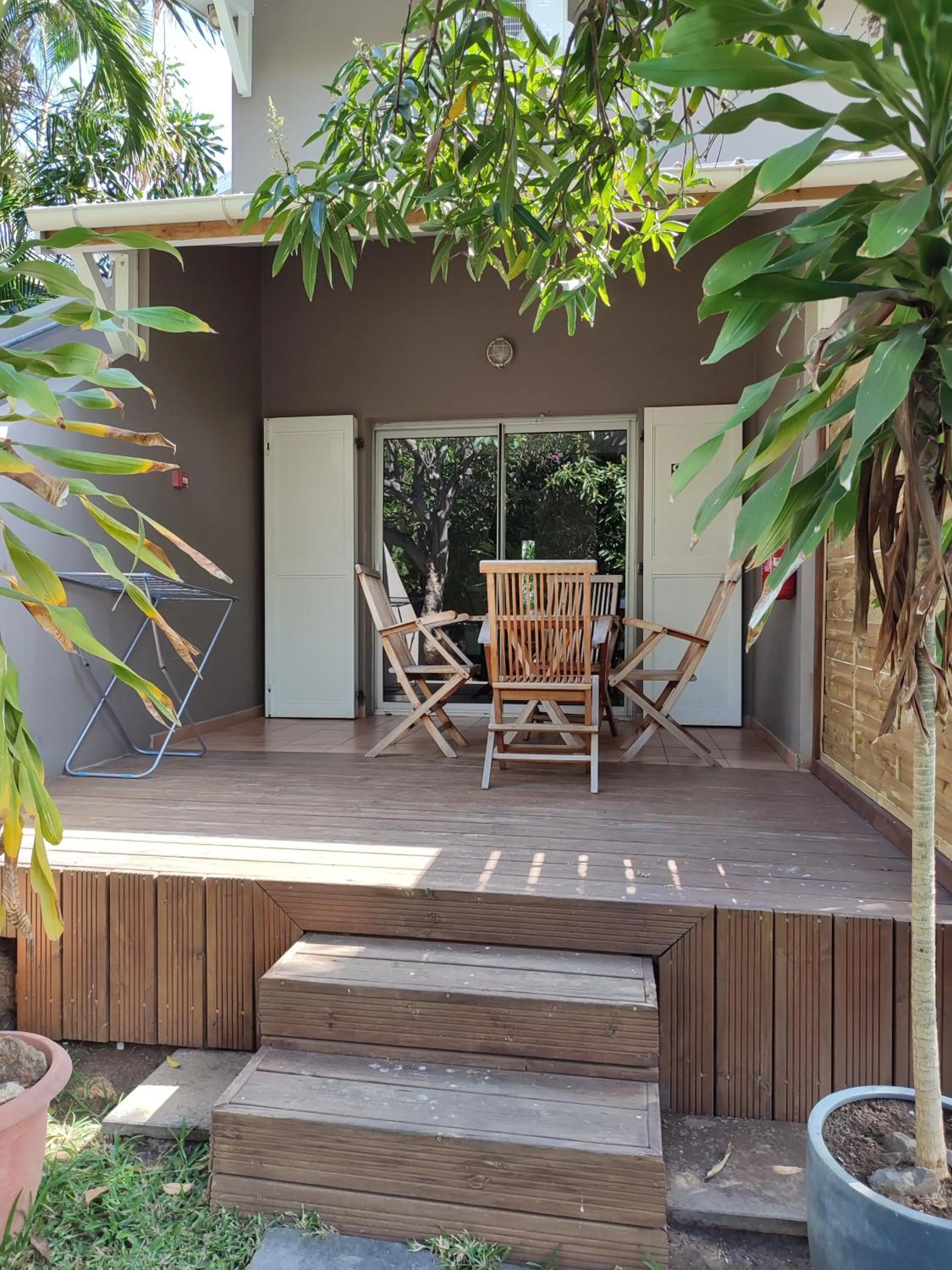 MARINA , 2mn à PIEDS PLAGE BOUCAN CANOT