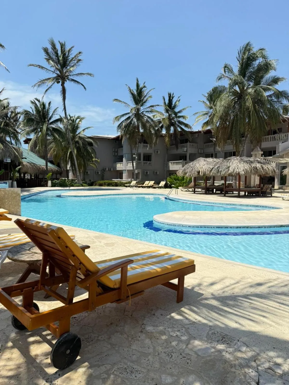 Day in Hotel Playa Palmeras Cartagena - Vía al Mar
