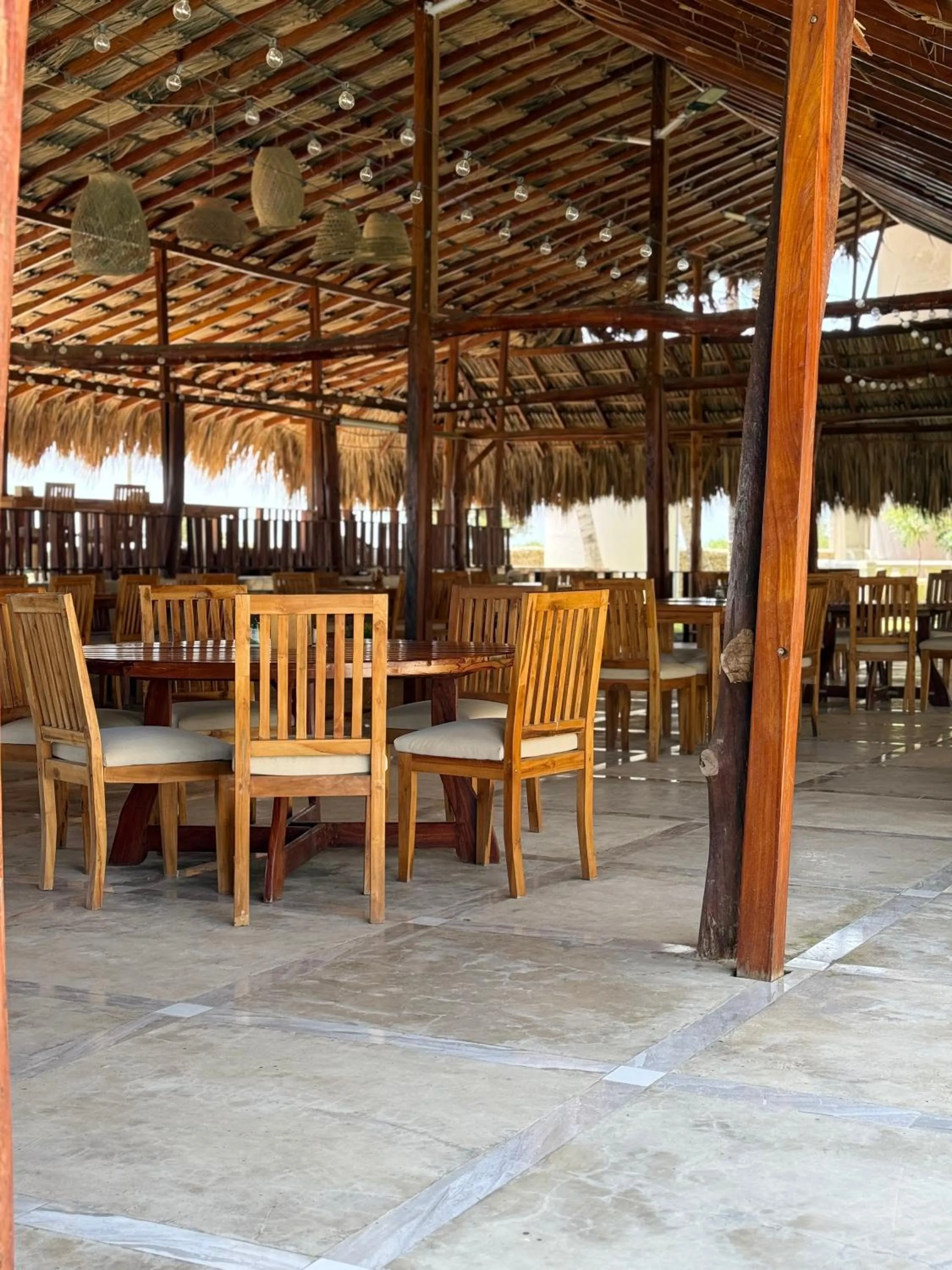 Restaurant/places to eat in Hotel Playa Palmeras Cartagena - Vía al Mar