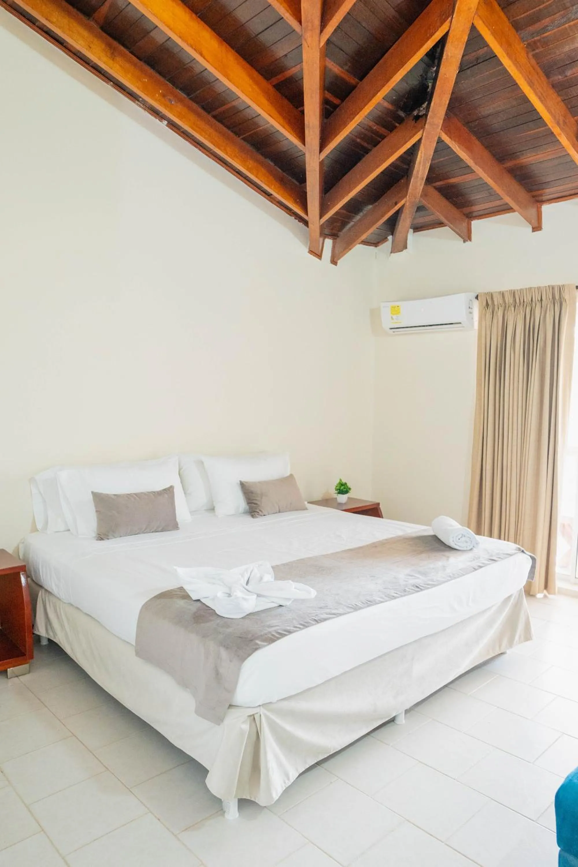 Bed in Hotel Playa Palmeras Cartagena - Vía al Mar
