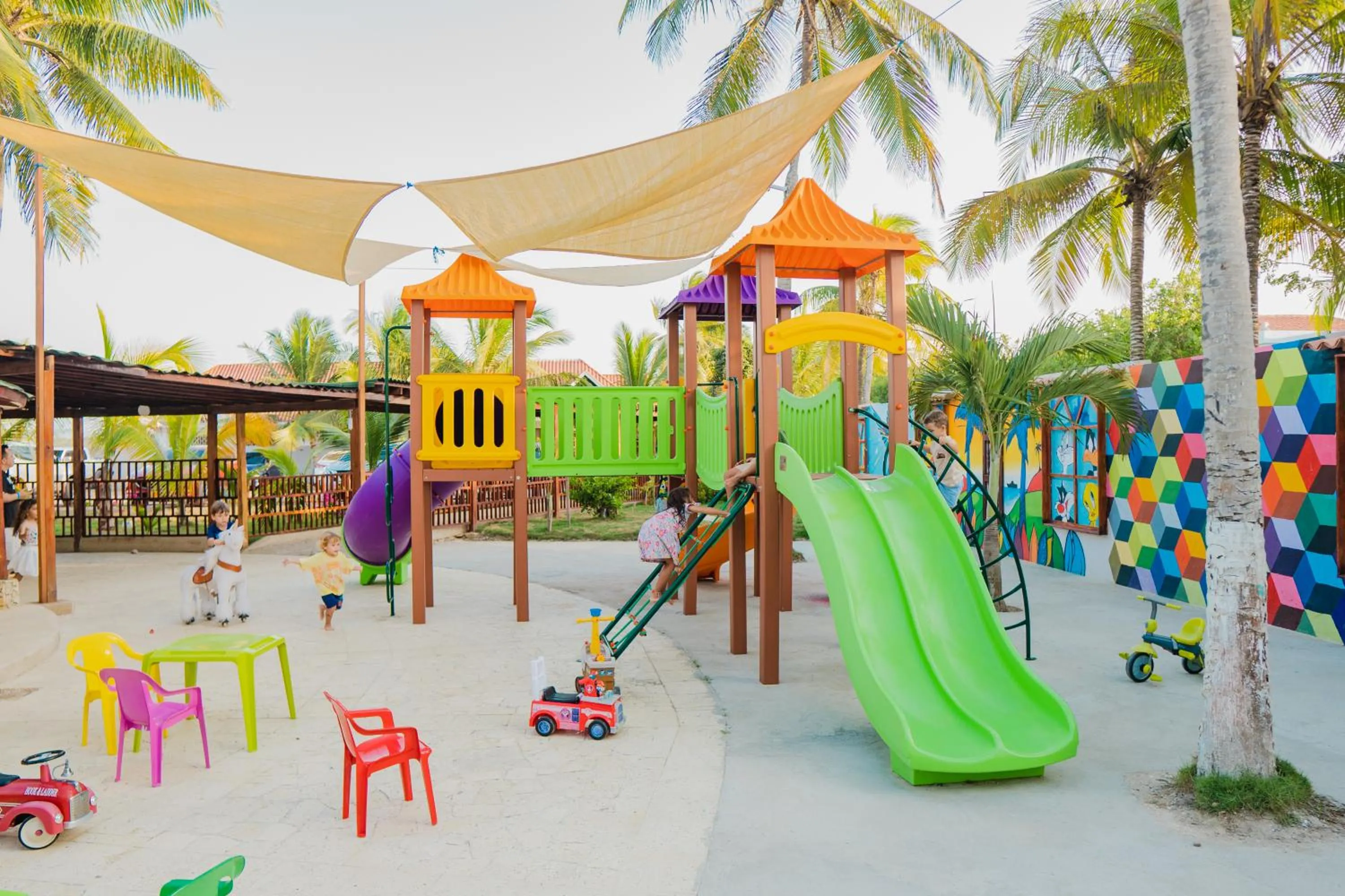 Children play ground in Hotel Playa Palmeras Cartagena - Vía al Mar