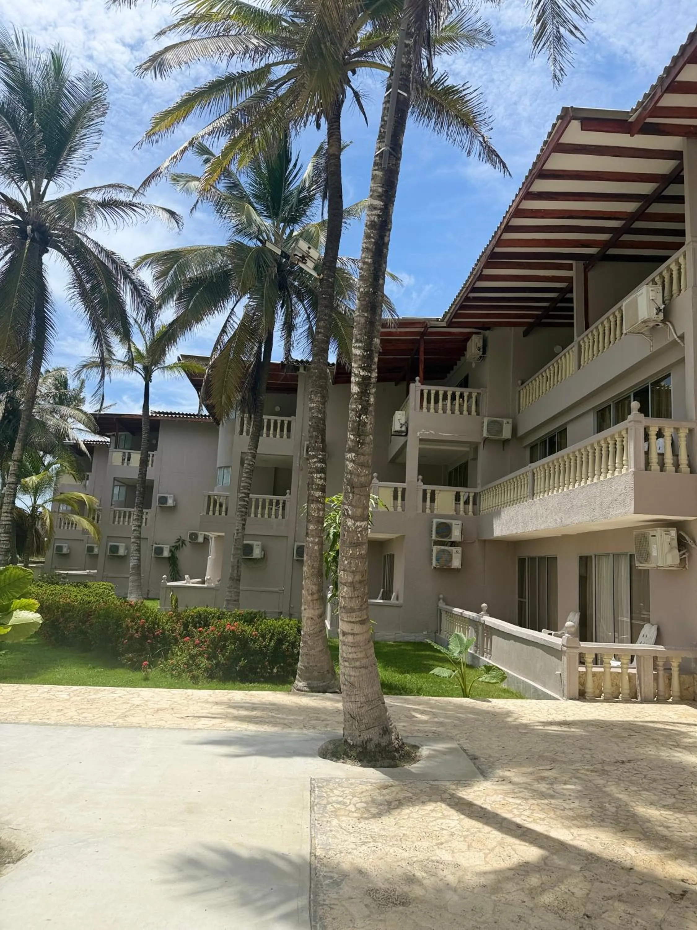 Property building in Hotel Playa Palmeras Cartagena - Vía al Mar