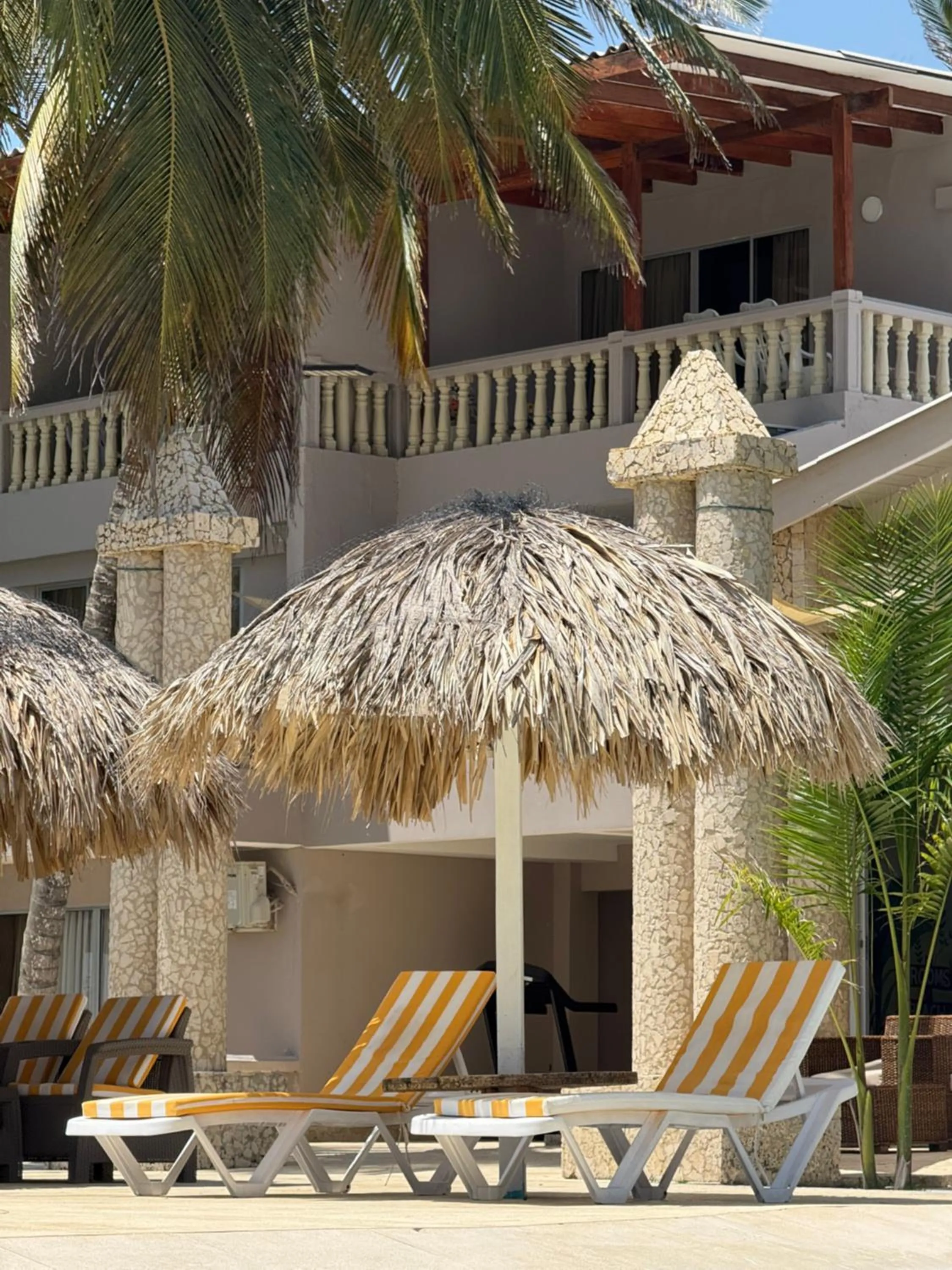 Swimming pool in Hotel Playa Palmeras Cartagena - Vía al Mar