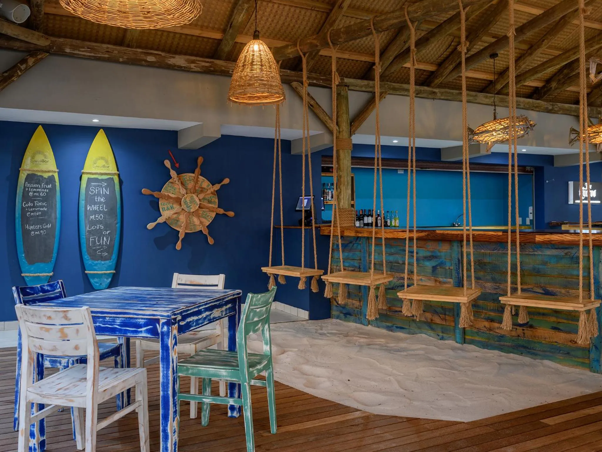 Lounge or bar in San Martinho Beach Club