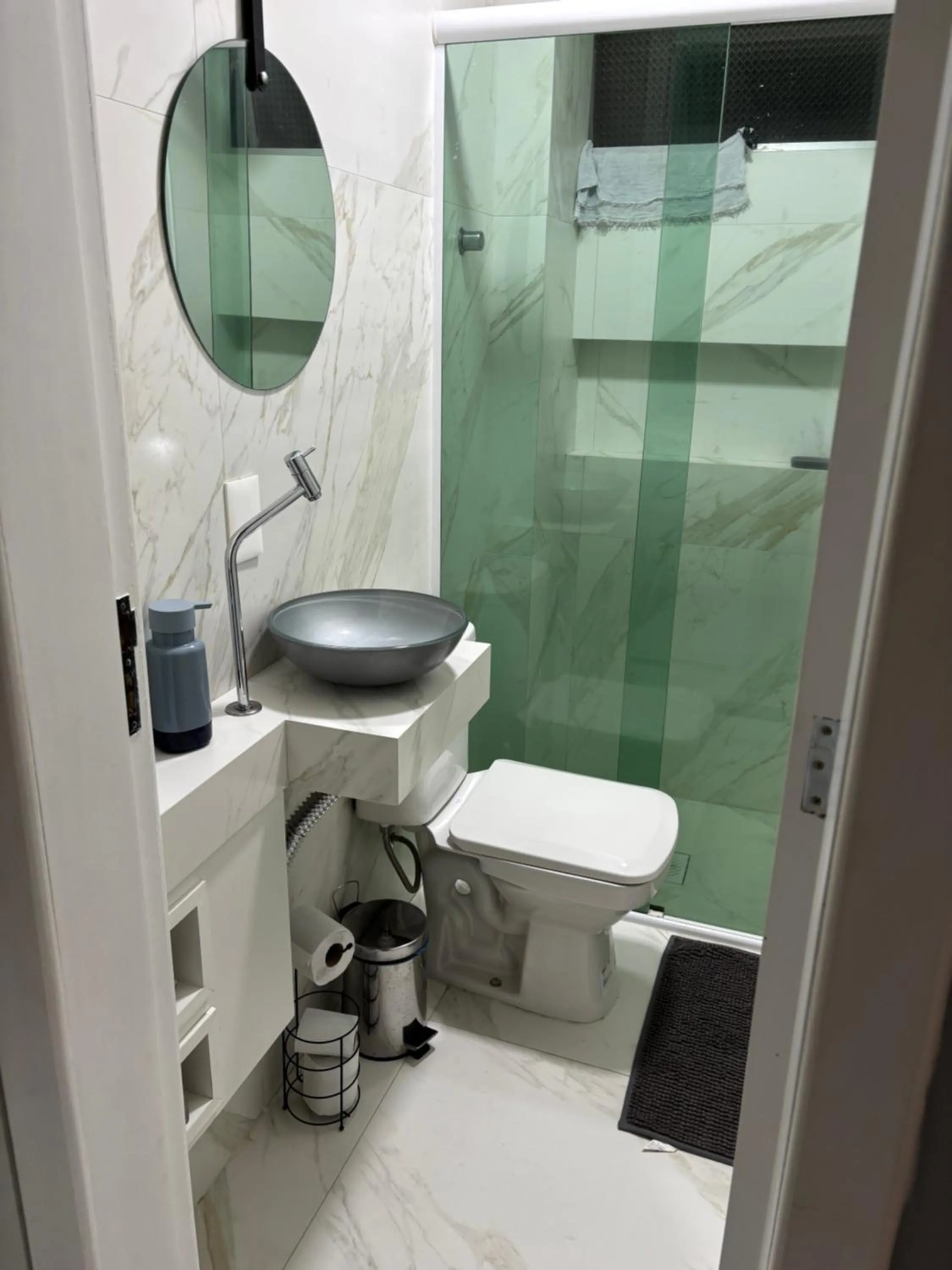 Bathroom in Apto 1 dorm - San Francisco - localização perfeita