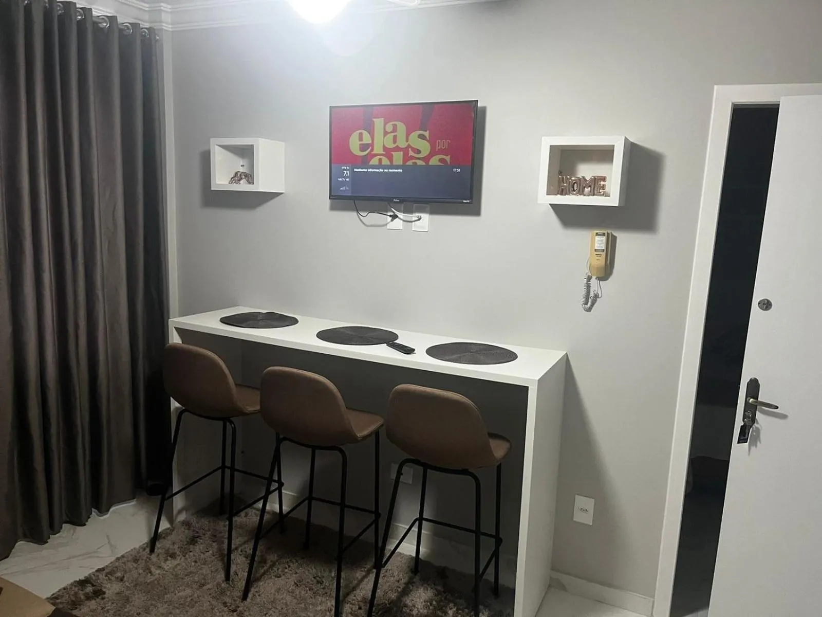 Living room in Apto 1 dorm - San Francisco - localização perfeita