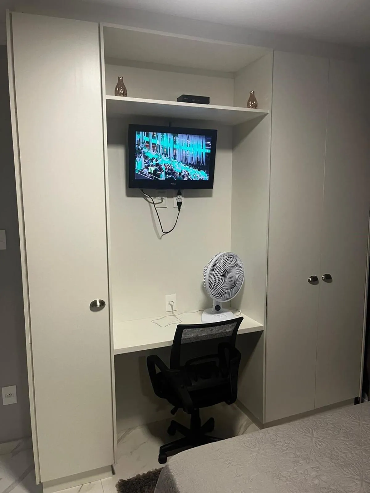 wardrobe in Apto 1 dorm - San Francisco - localização perfeita