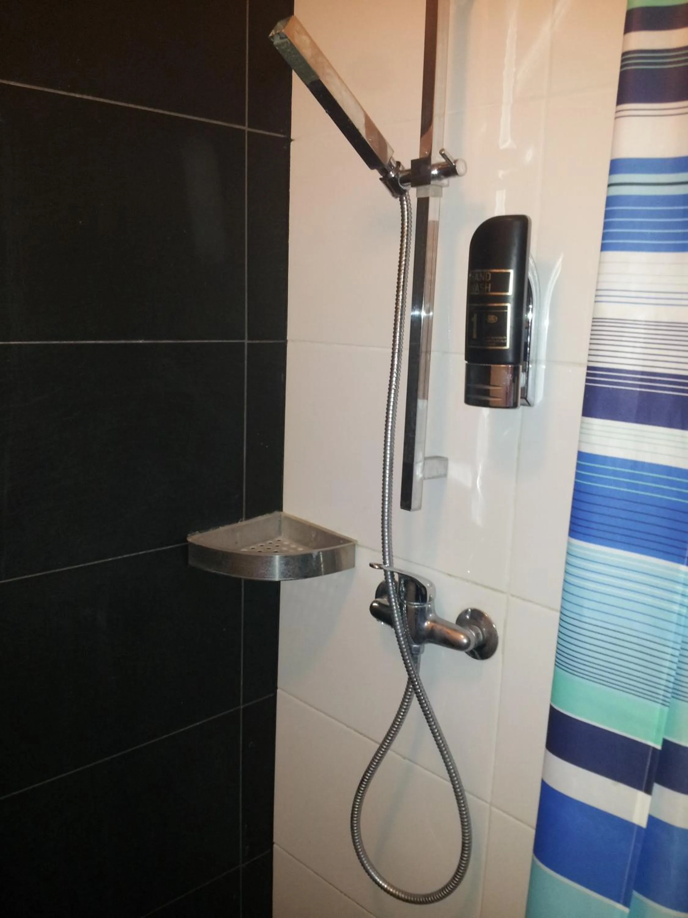 Shower in Hotel Holland Lodge