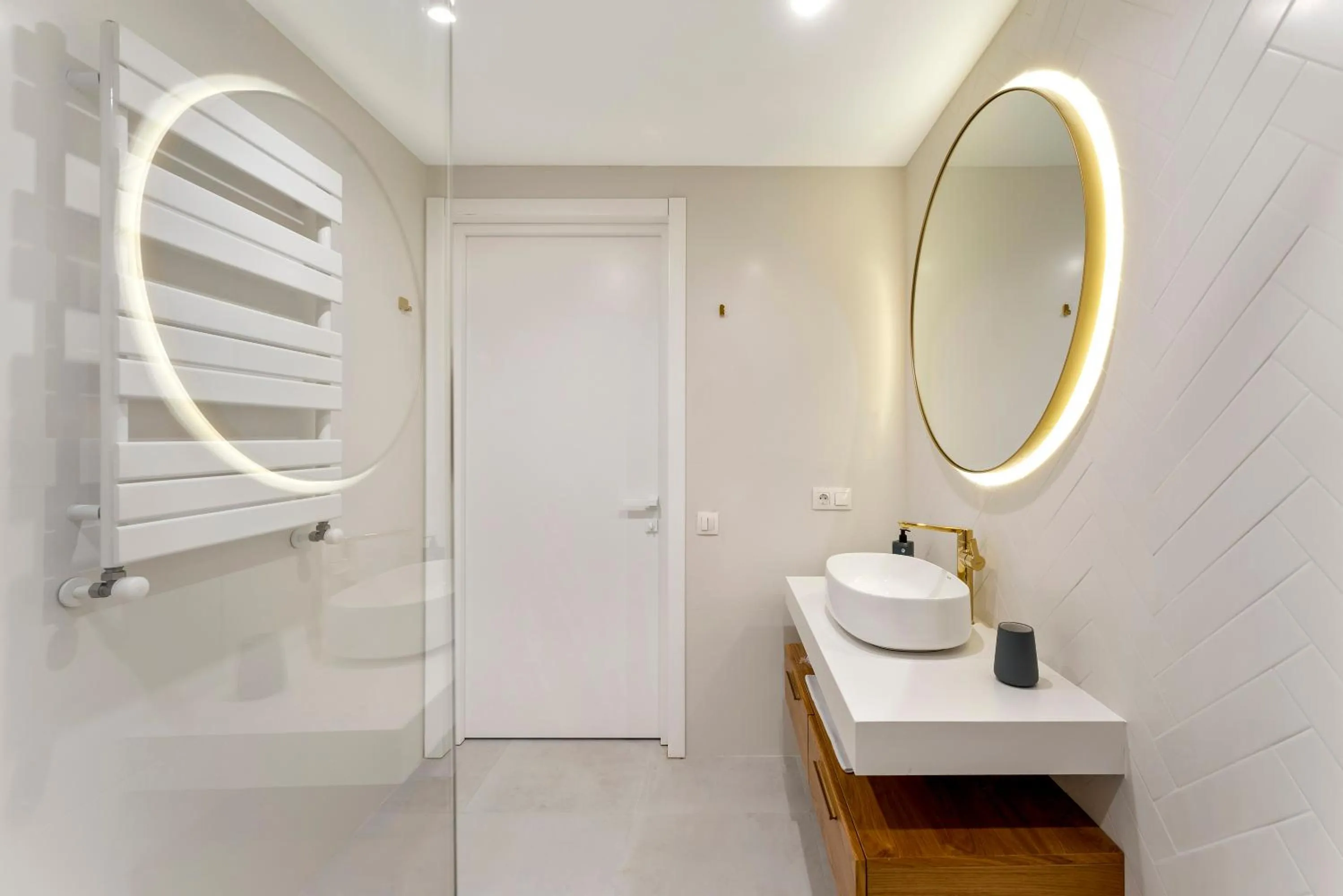 Shower in Solridge Aparthotel