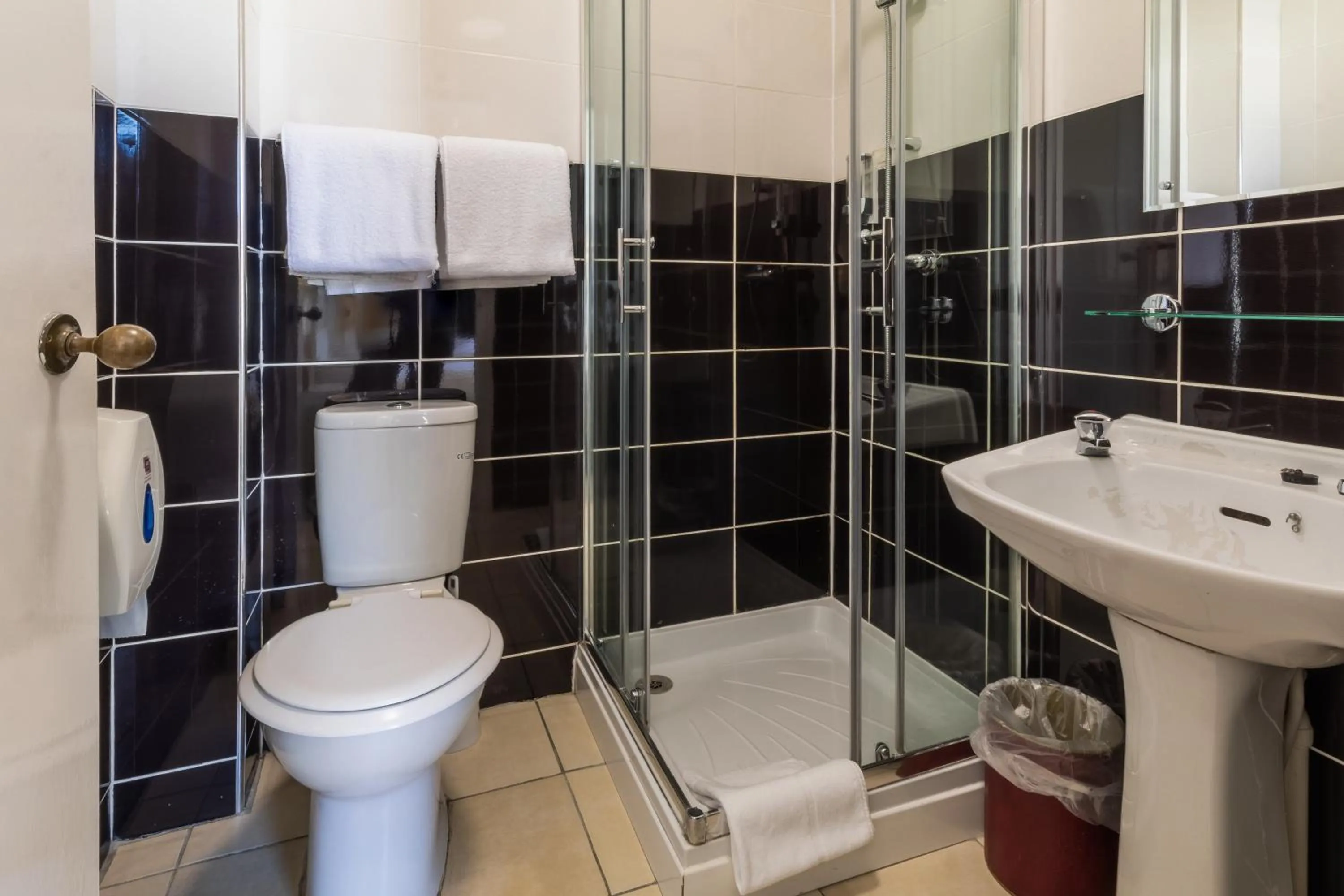 Bathroom in The George Hotel