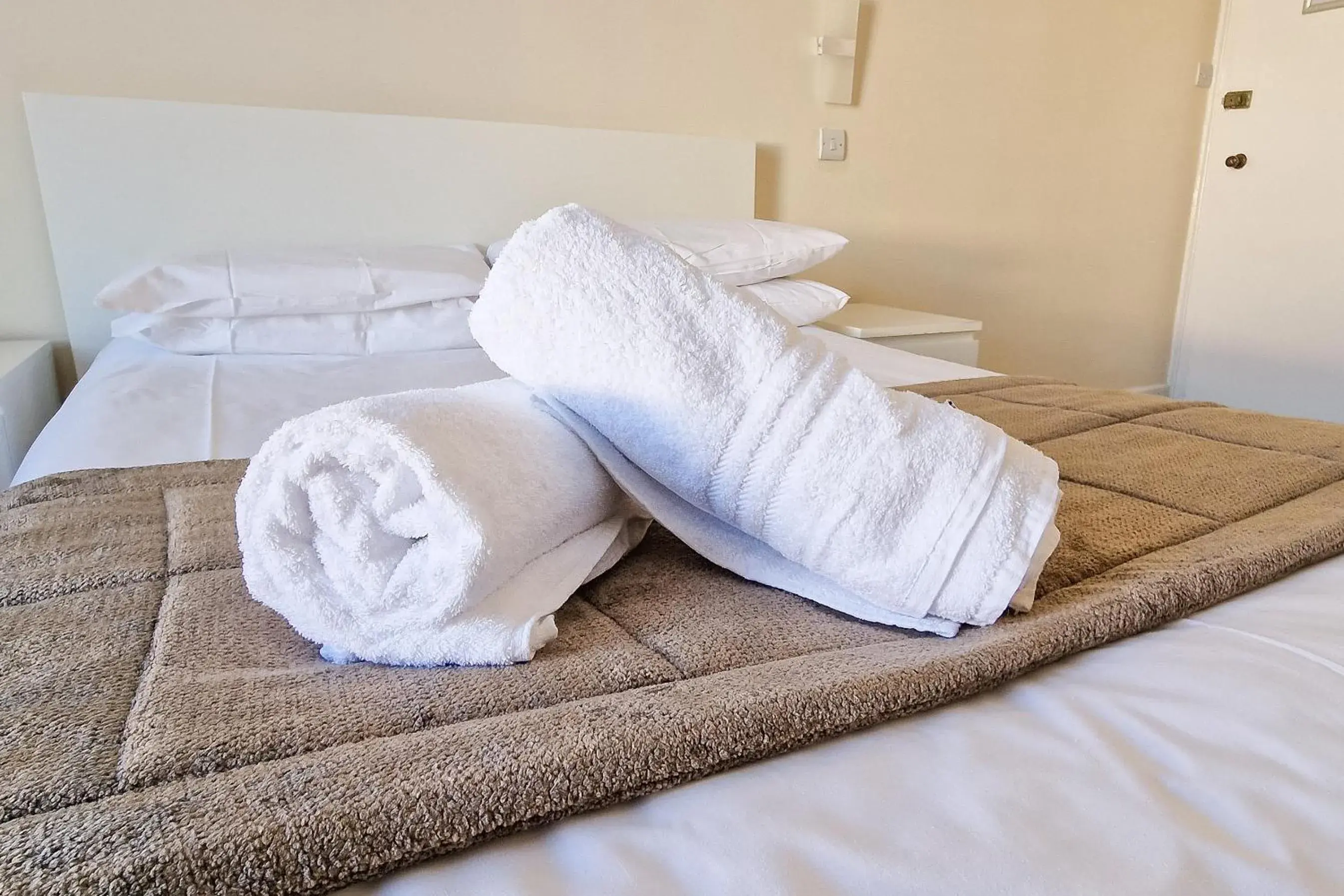 Bedroom, Bed in The George Hotel Bedroom, Bed in The George Hotel