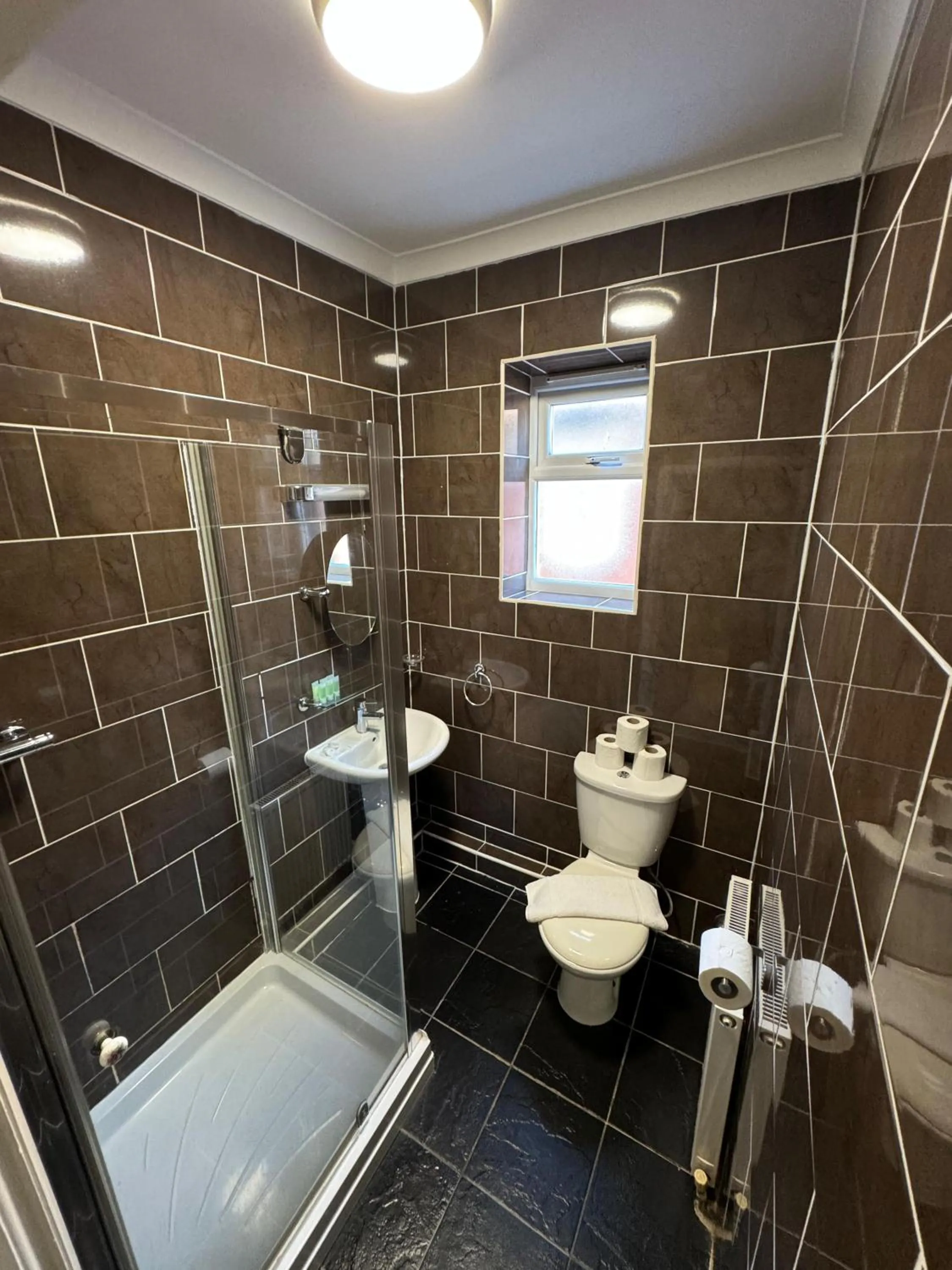 Bathroom in The George Hotel