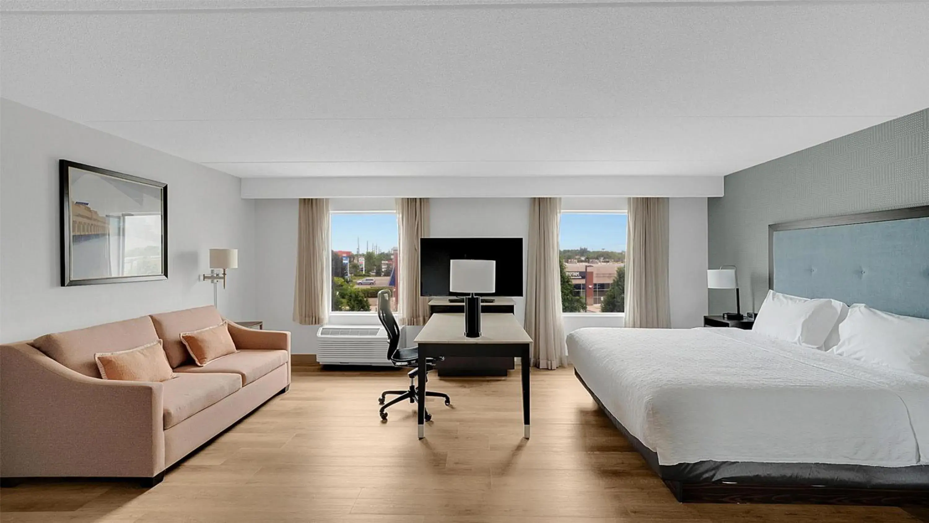 Bedroom, Bed in Hampton Inn & Suites by Hilton Toronto Markham Bedroom, Bed in Hampton Inn & Suites by Hilton Toronto Markham