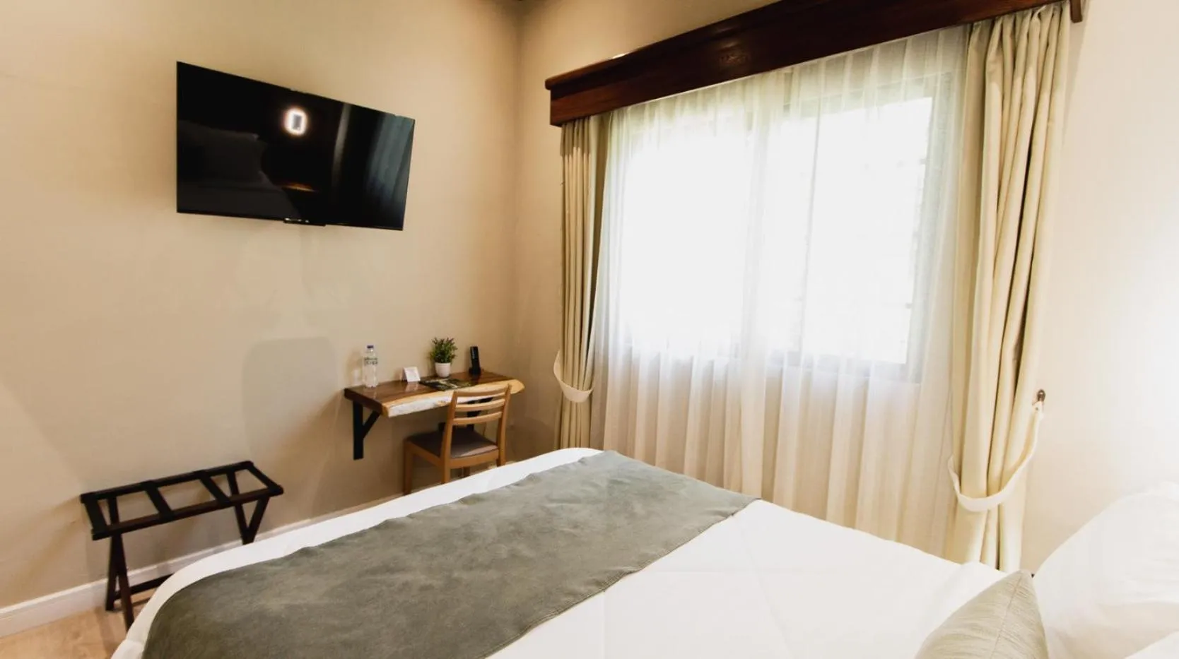 Photo of the whole room, Bed in Hotel Boutique Los Abetos
