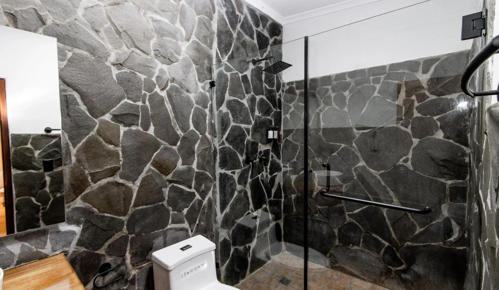 Shower in Hotel Boutique Los Abetos