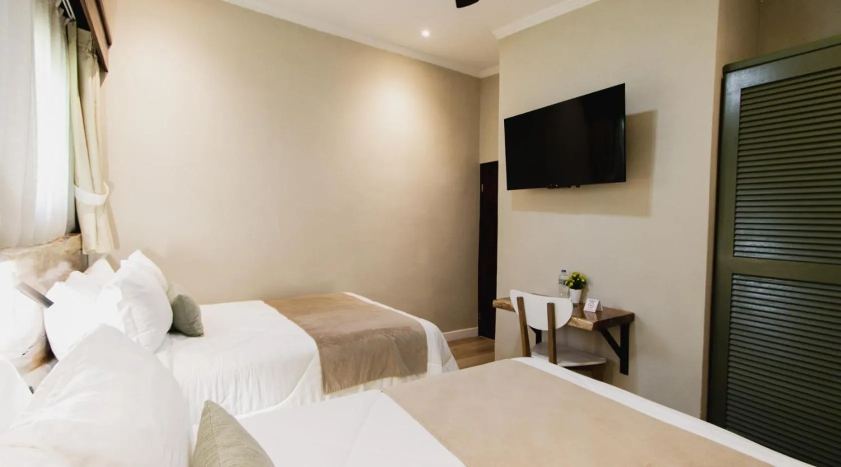 Photo of the whole room, Bed in Hotel Boutique Los Abetos