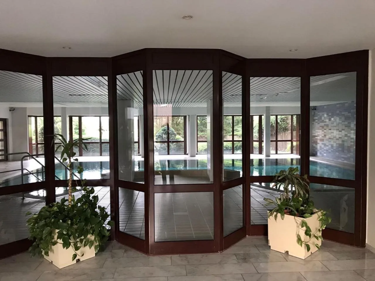 Swimming pool in Apartment am Hafen