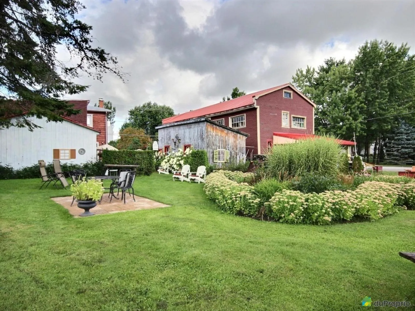 Garden in Gîte du Village - Deschambault