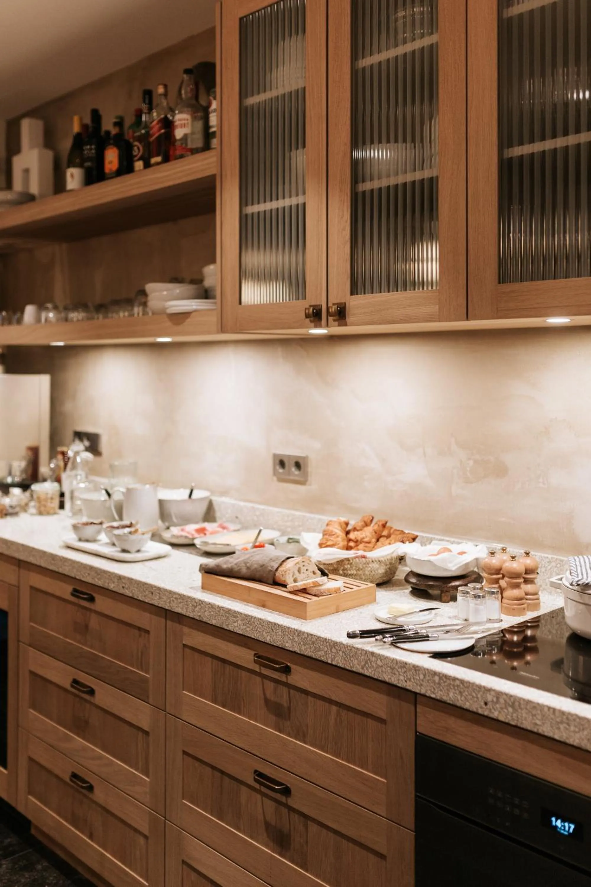 Restaurant/places to eat in The Times Hotel