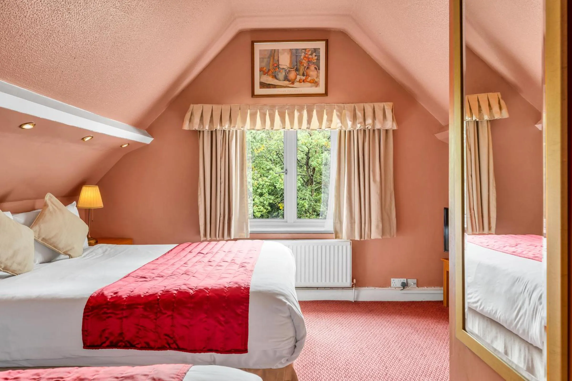 Family, Bed in Dial House Hotel