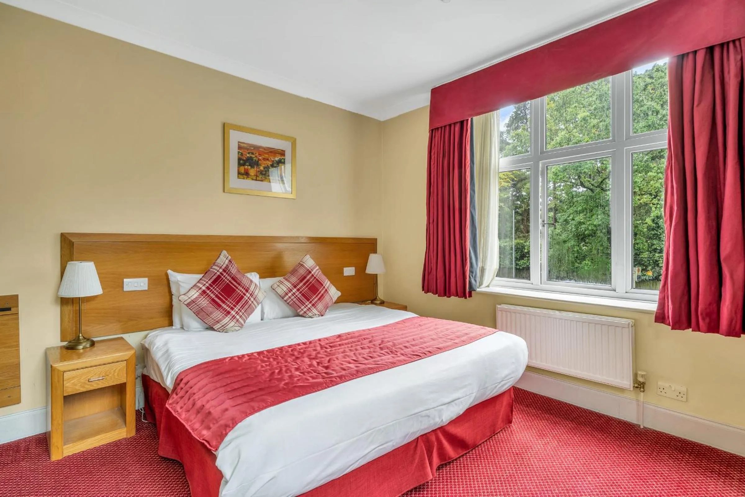 Bed in Dial House Hotel