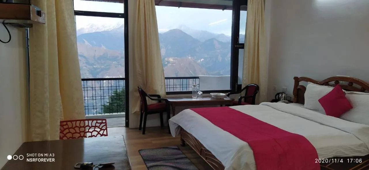 Bed in Hotel Milam Inn