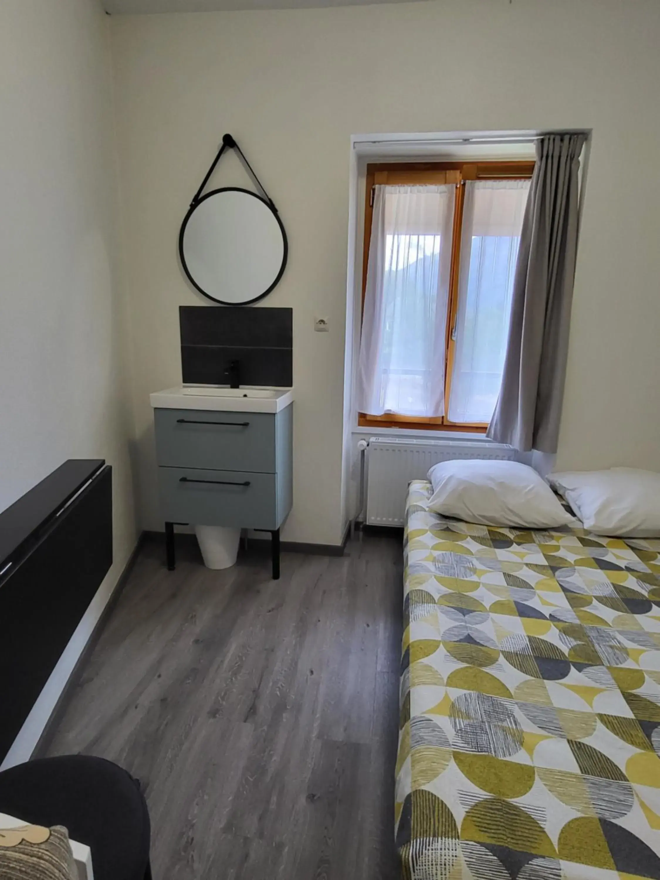 Standard Double Room with Shared Bathroom in La Marmotte De La Meije Standard Double Room with Shared Bathroom in La Marmotte De La Meije