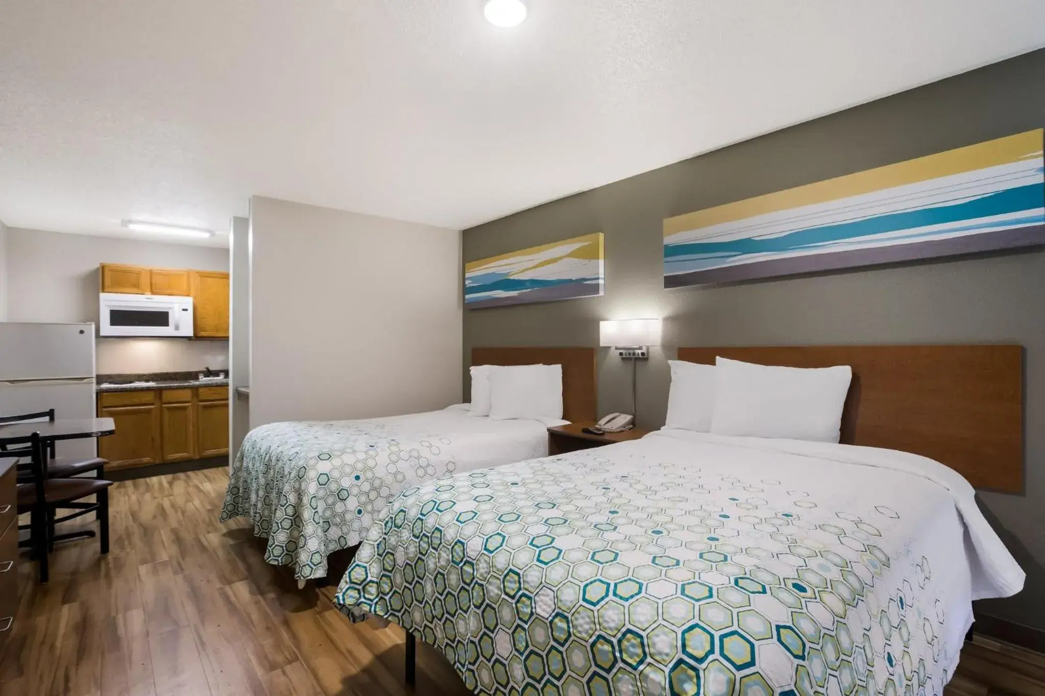 Studio Room with Two Double Beds Non-Smoking in HomeTowne Studios by Red Roof Covington, GA Studio Room with Two Double Beds Non-Smoking in HomeTowne Studios by Red Roof Covington, GA