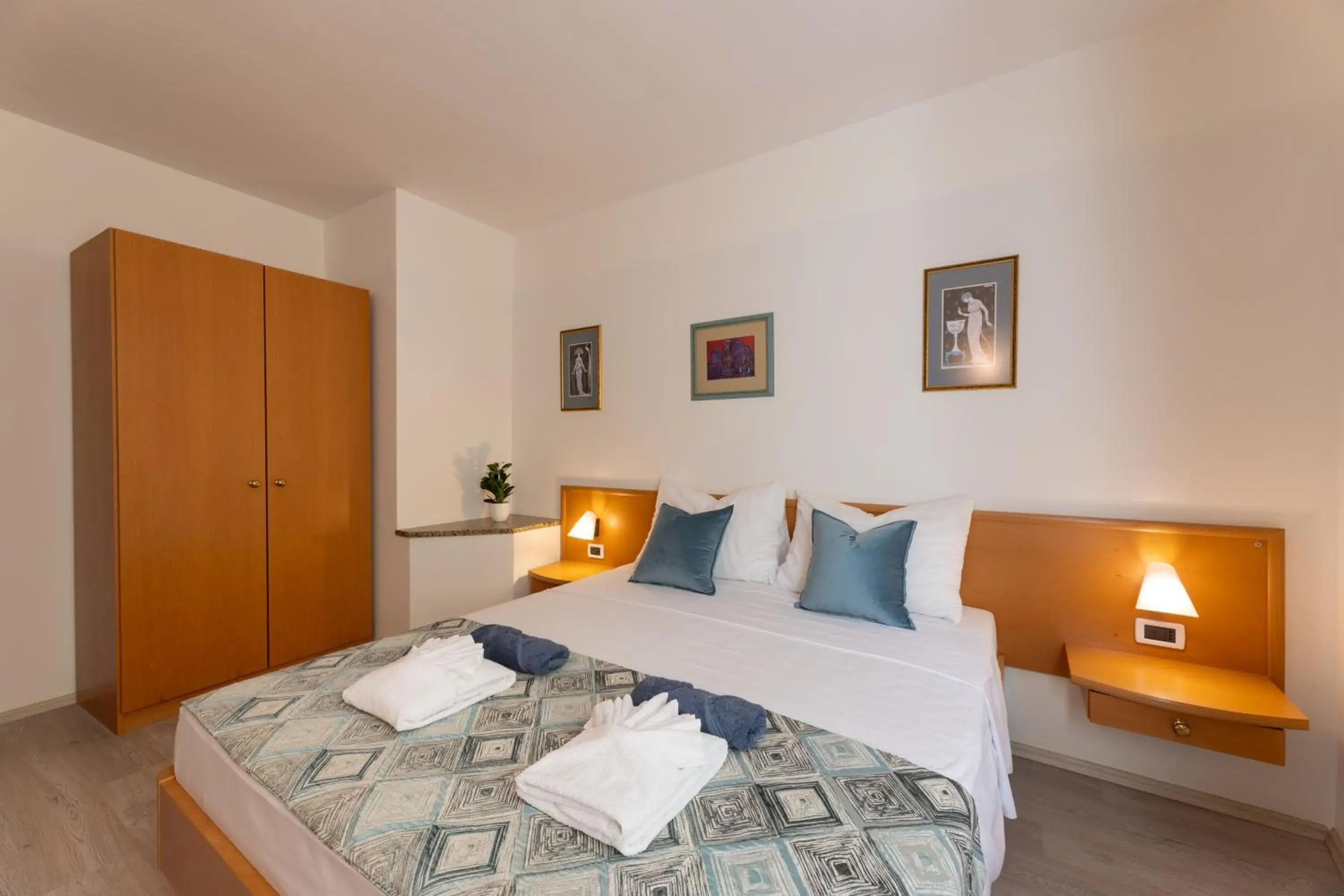 Standard King Room - single occupancy in Villa Fontana Standard King Room - single occupancy in Villa Fontana