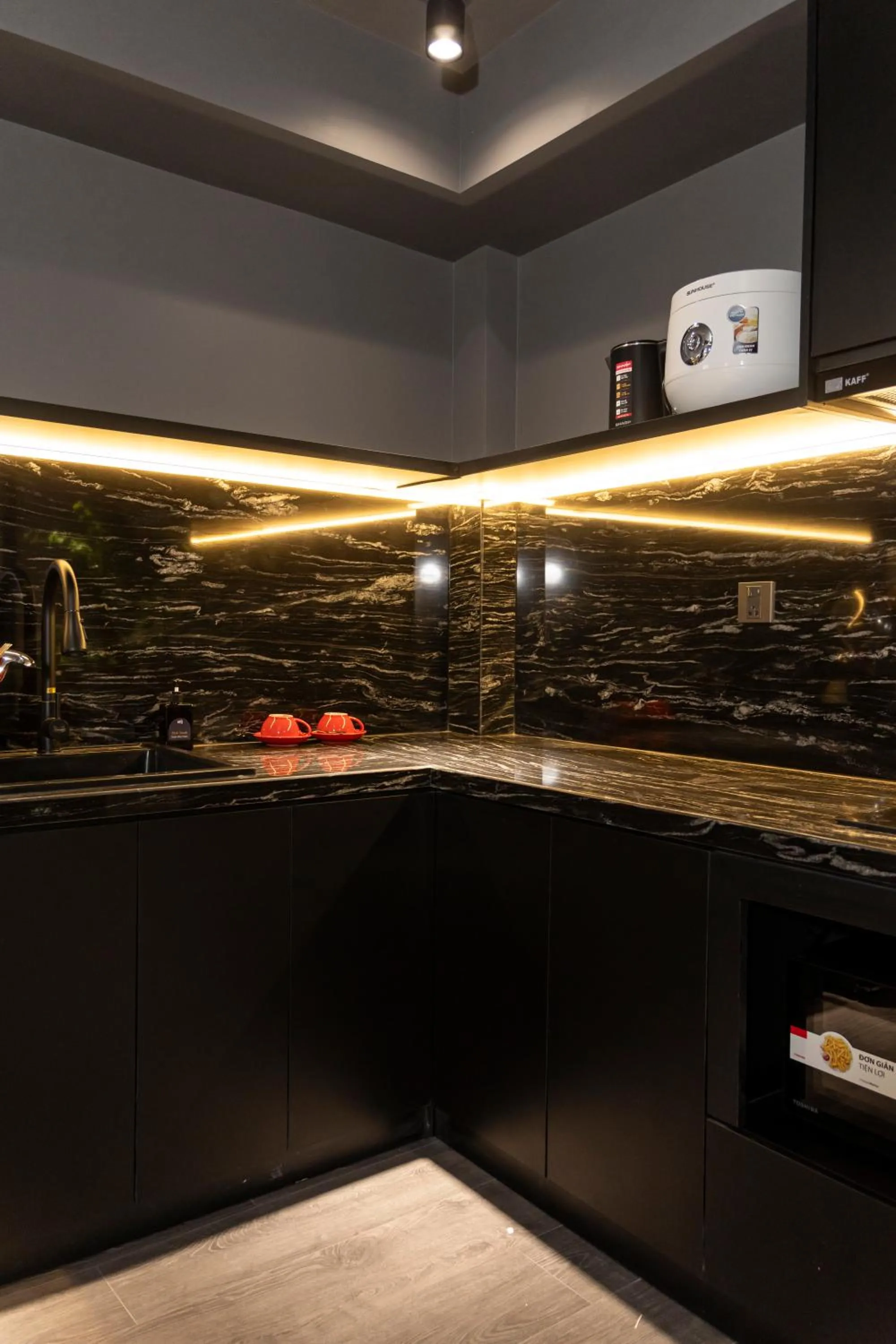 Kitchen or kitchenette in KIN Wander Tân Bình, The Mountain