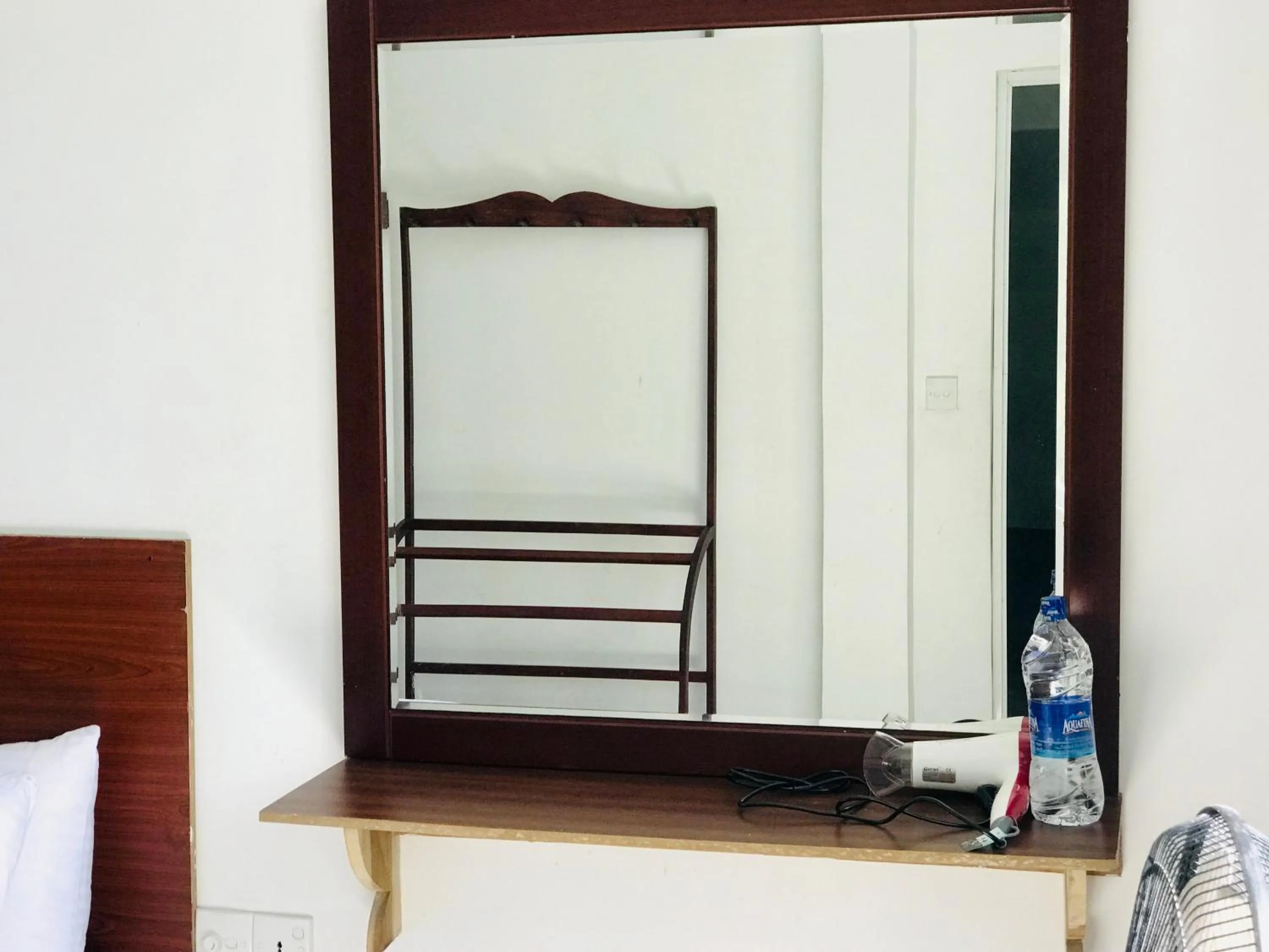 wardrobe in Belmond Ella