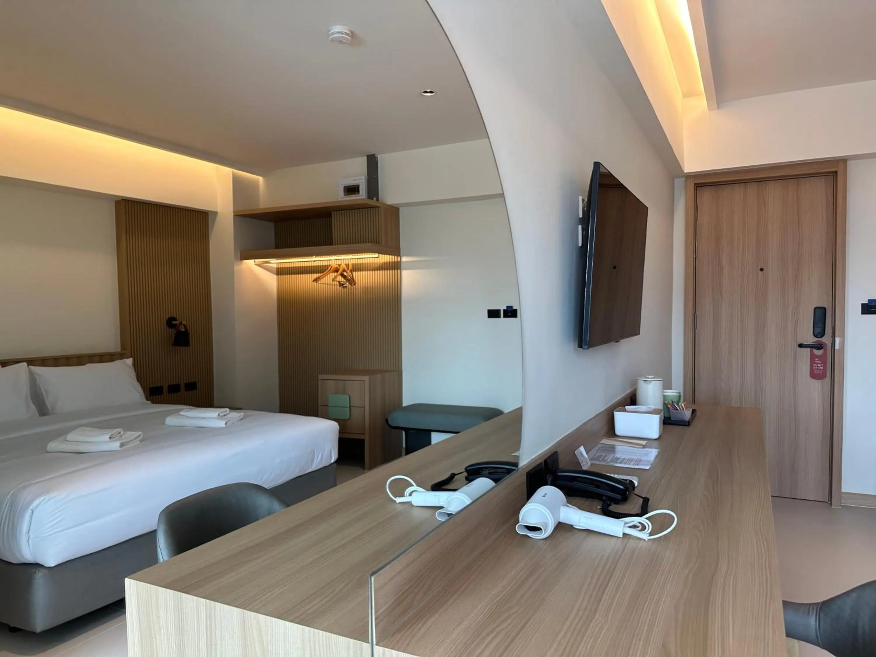 Photo of the whole room, Bed in Jace hotel