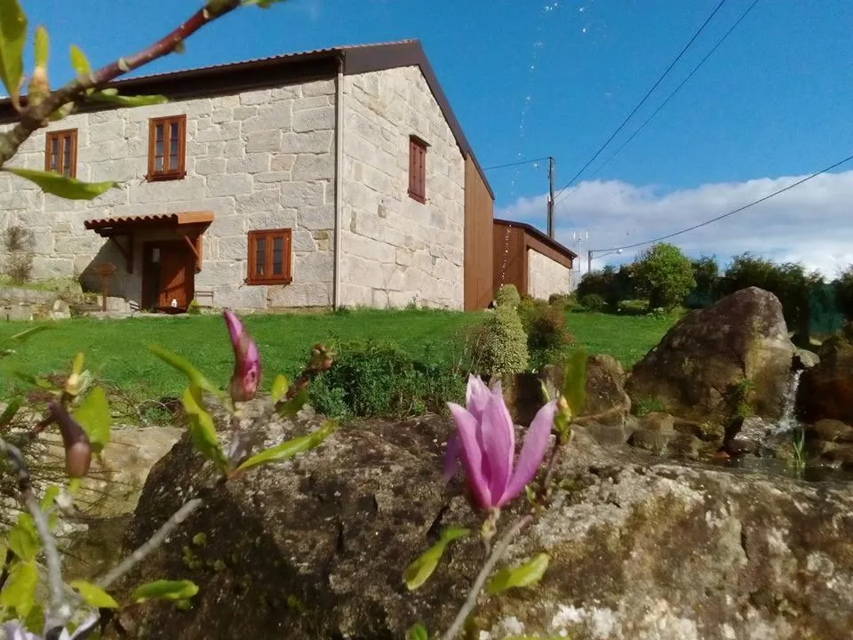 Garden in A Cantaruxa Maruxa Turismo Rural
