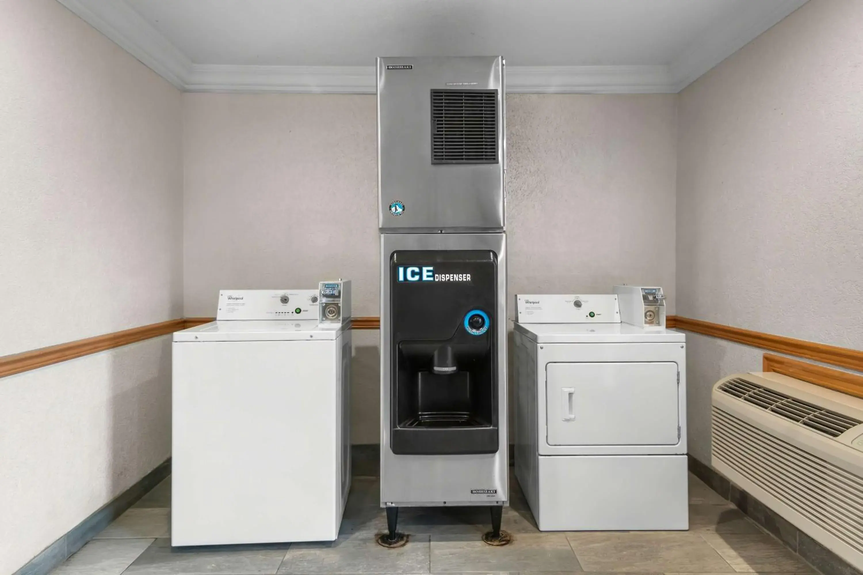 Property building in SureStay Plus by Best Western Fort Worth Benbrook Property building in SureStay Plus by Best Western Fort Worth Benbrook