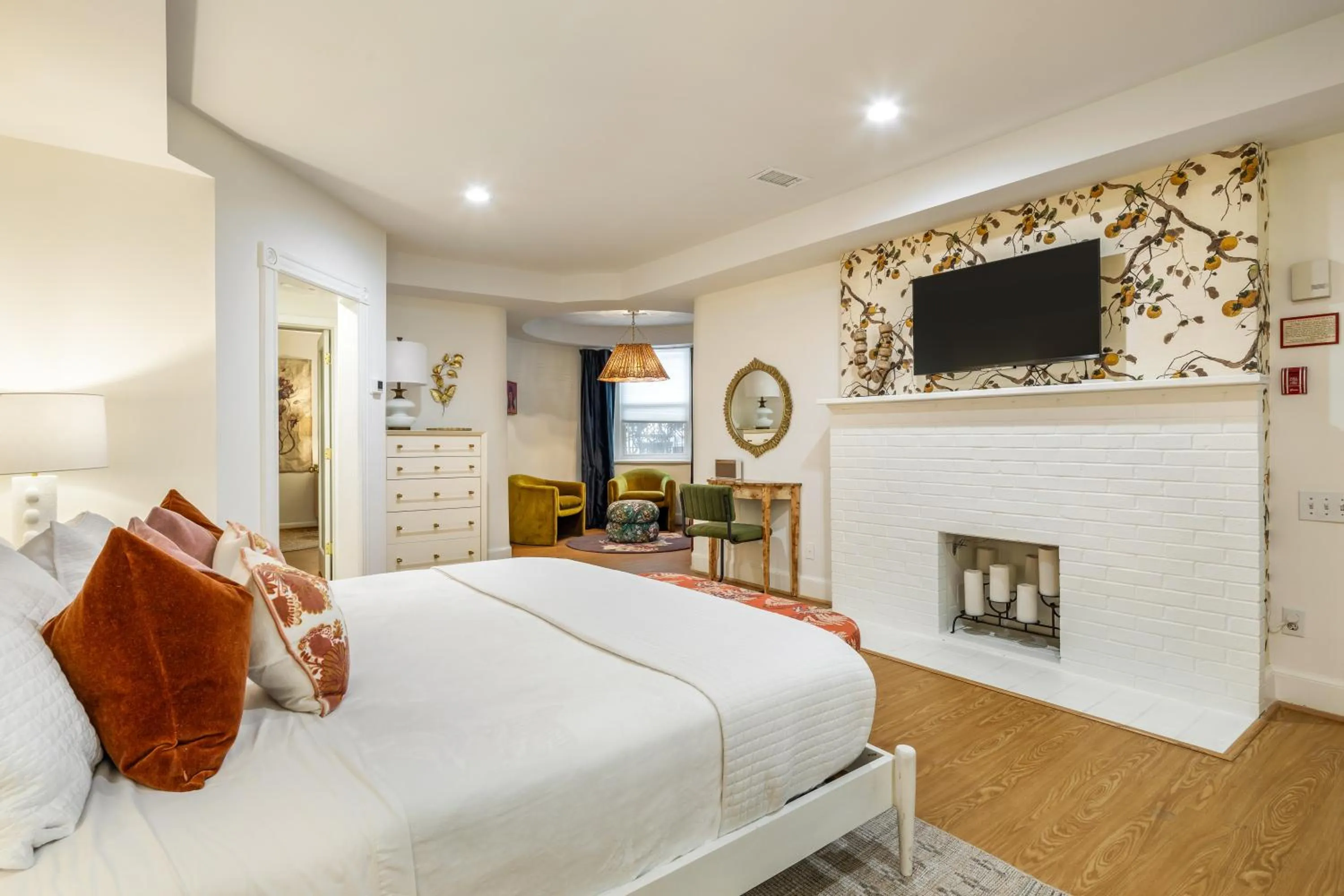 Bedroom, Bed in Swann House