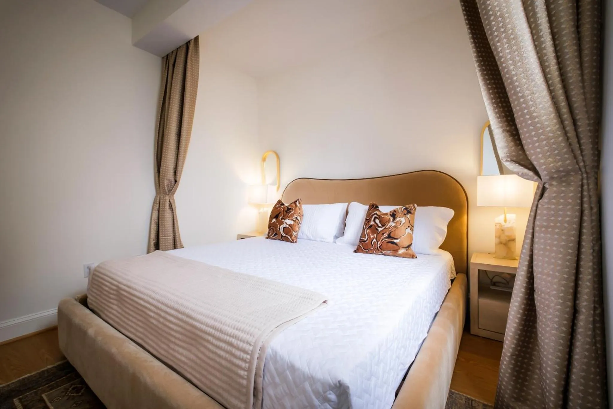 Bedroom, Bed in Swann House