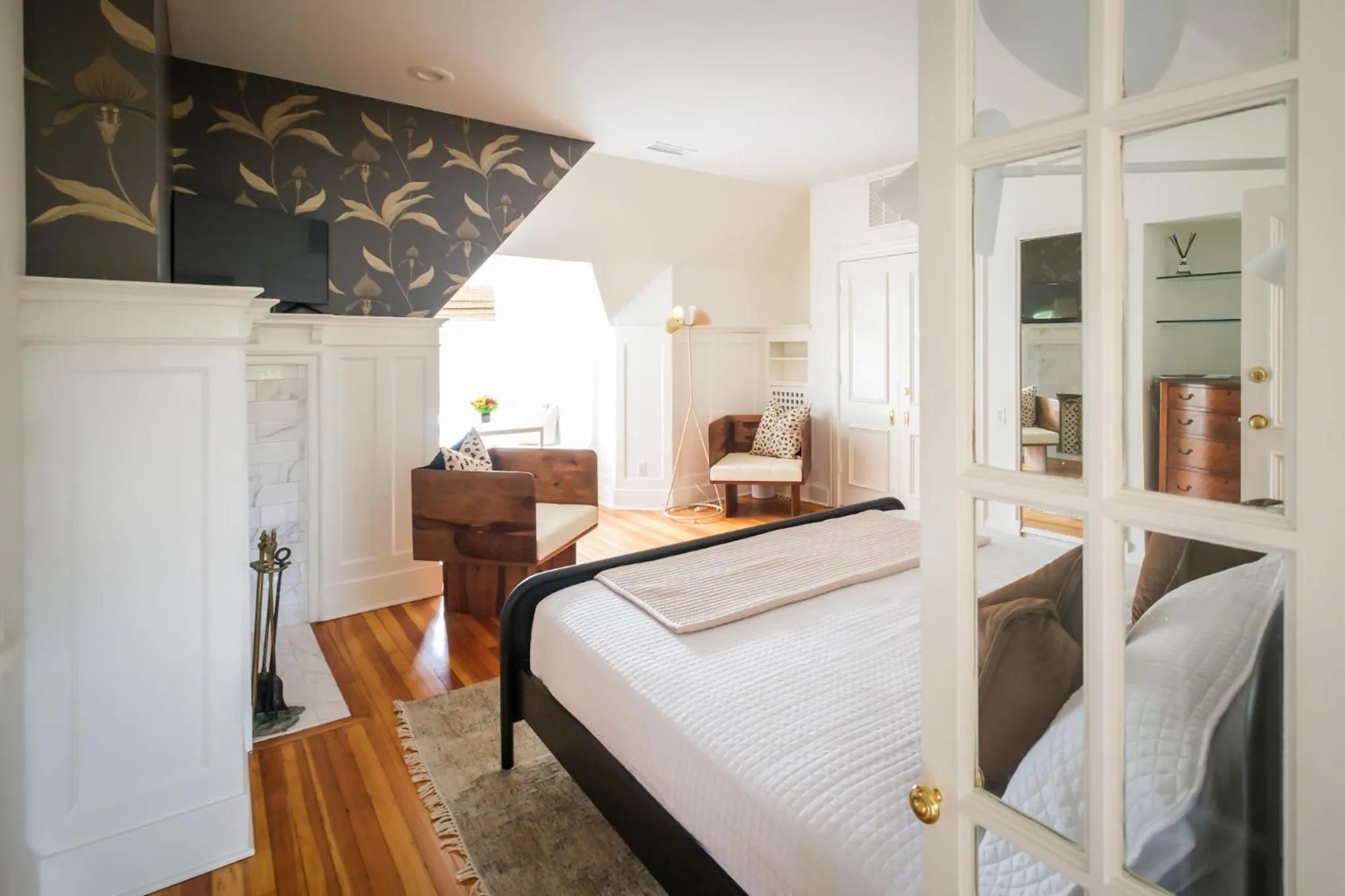 Bedroom, Bed in Swann House