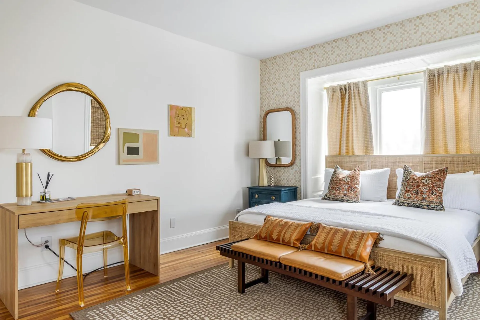 Bedroom, Bed in Swann House