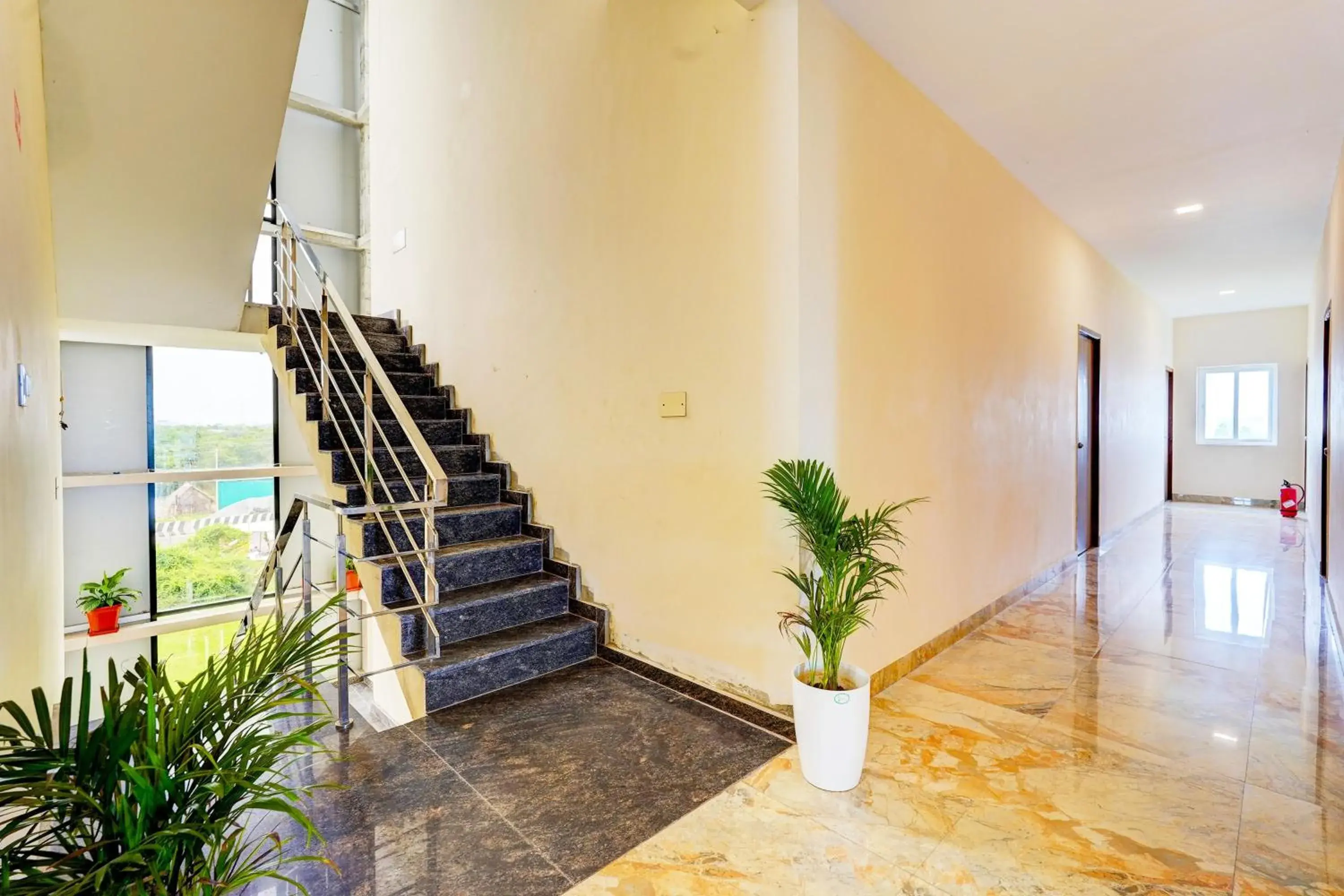 Lobby or reception in Super Hotel O Sriperambadhur formerly Radha Residency Lobby or reception in Super Hotel O Sriperambadhur formerly Radha Residency