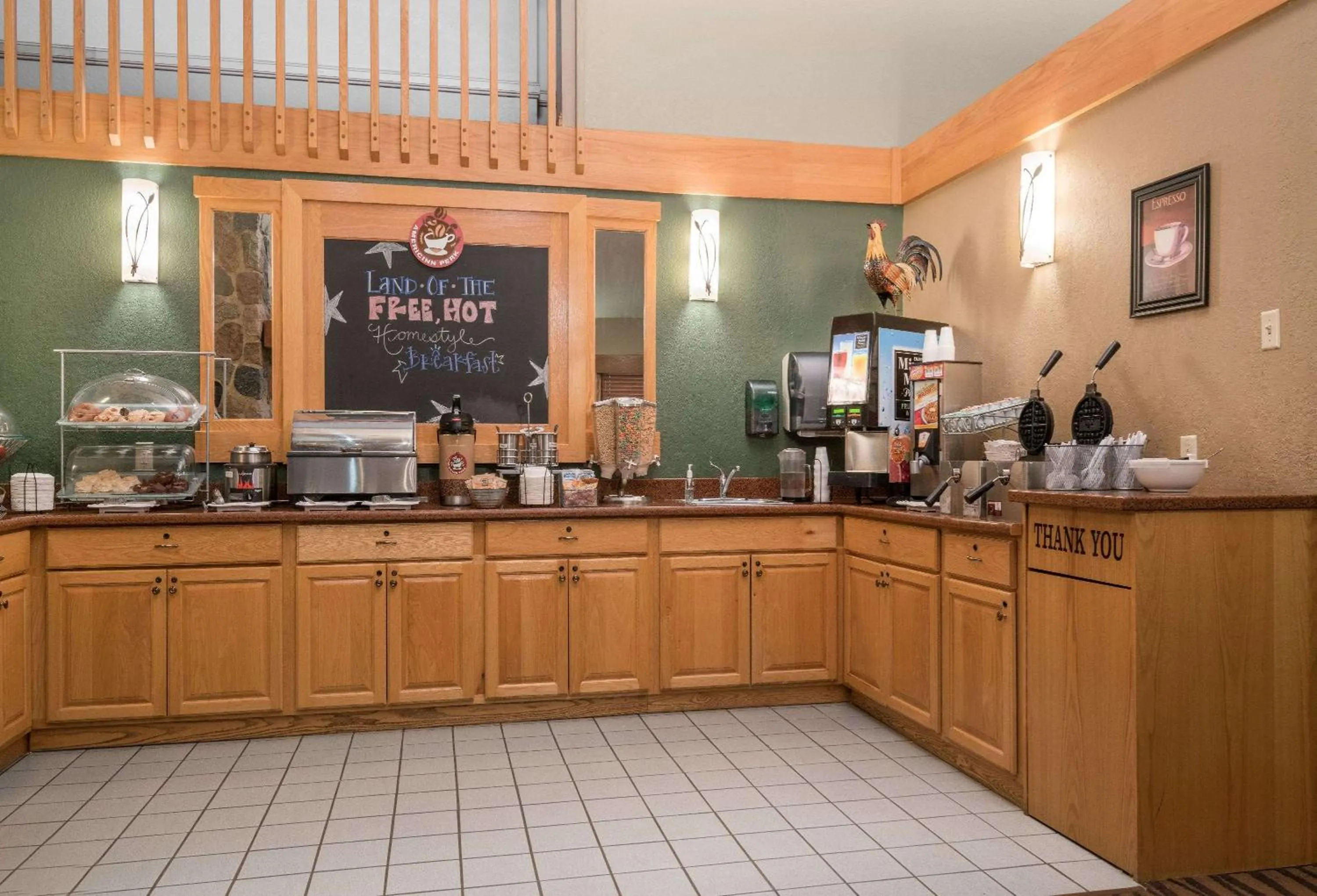 Restaurant/places to eat in AmericInn by Wyndham Worthington