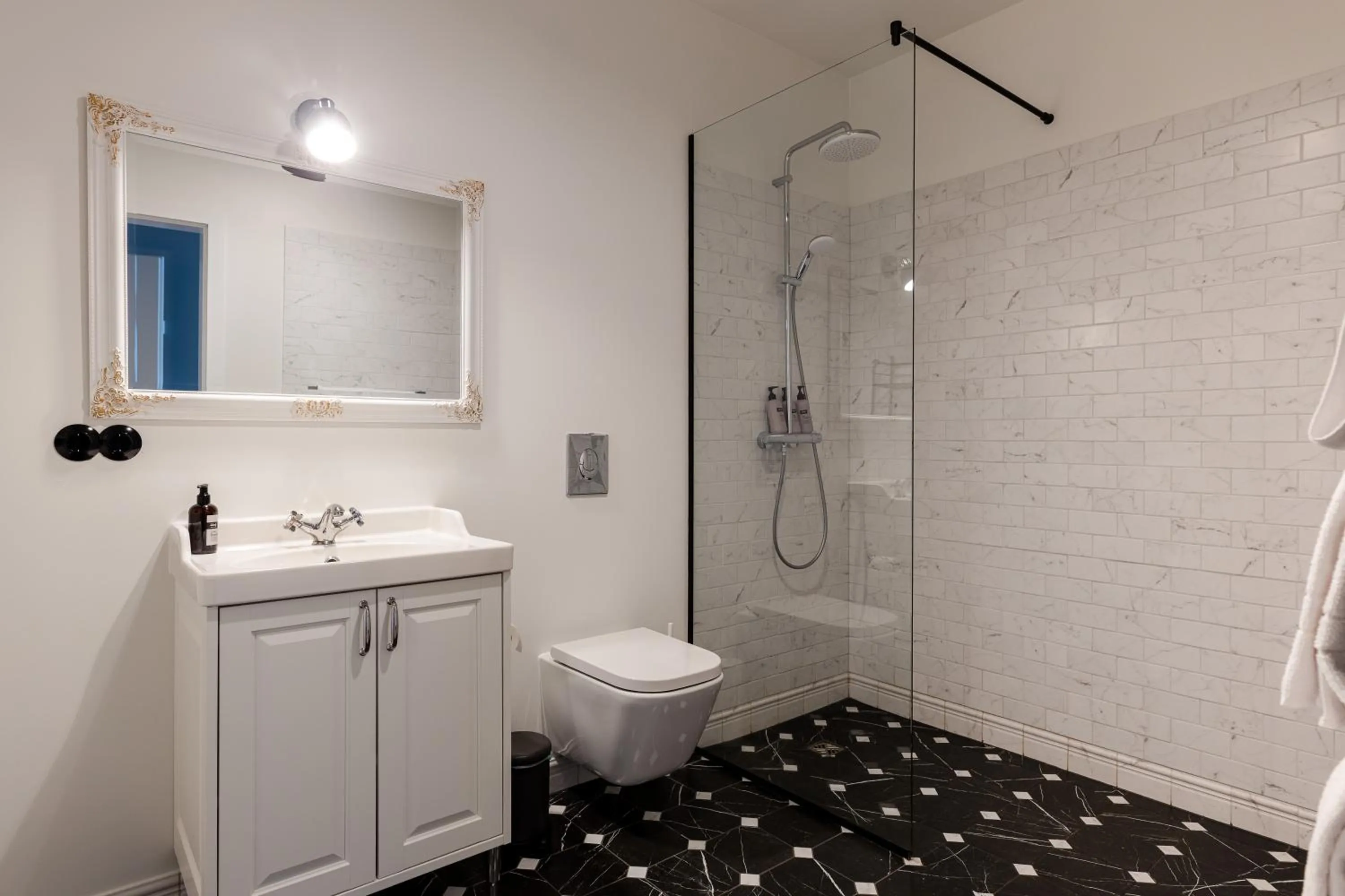 Shower in Hotel Stafholt