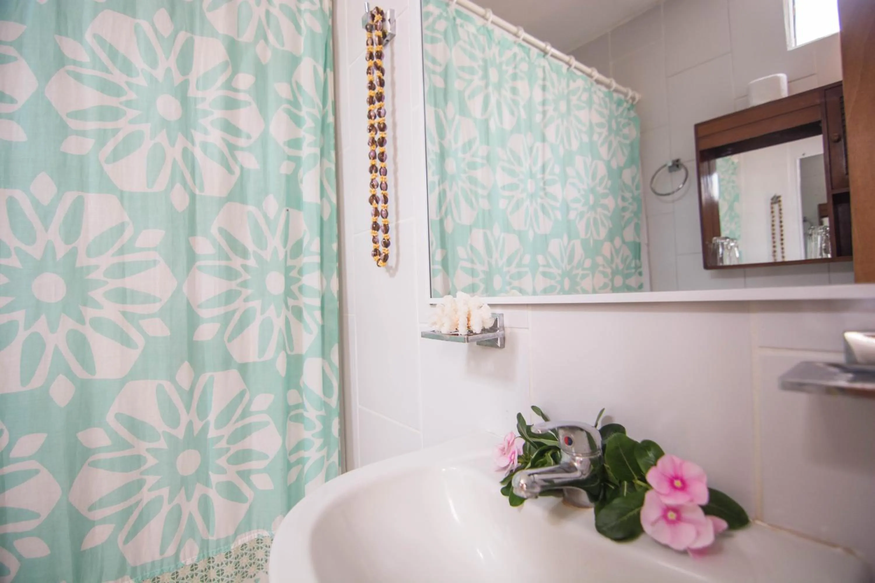 Bathroom in Hotel Hotu Matua by EI