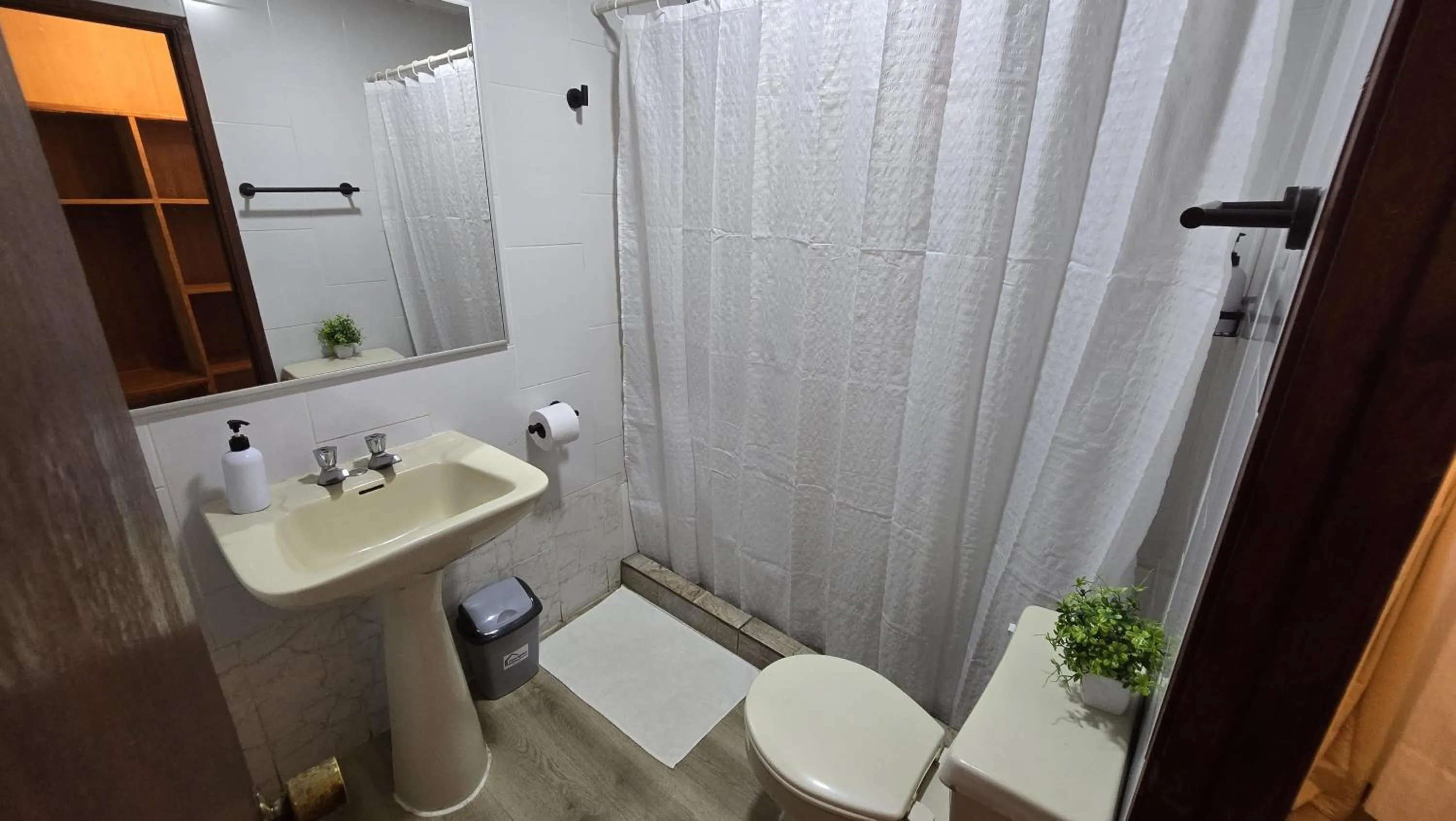 Hotel Hotu Matua by EI