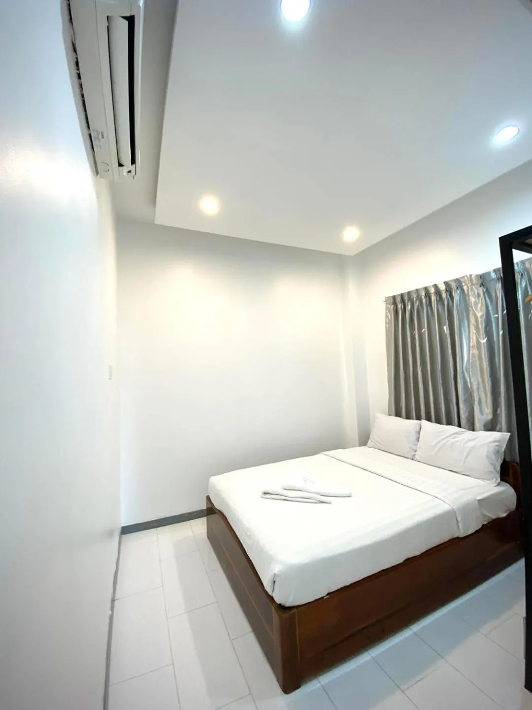 White Residence Hotel & Apartment