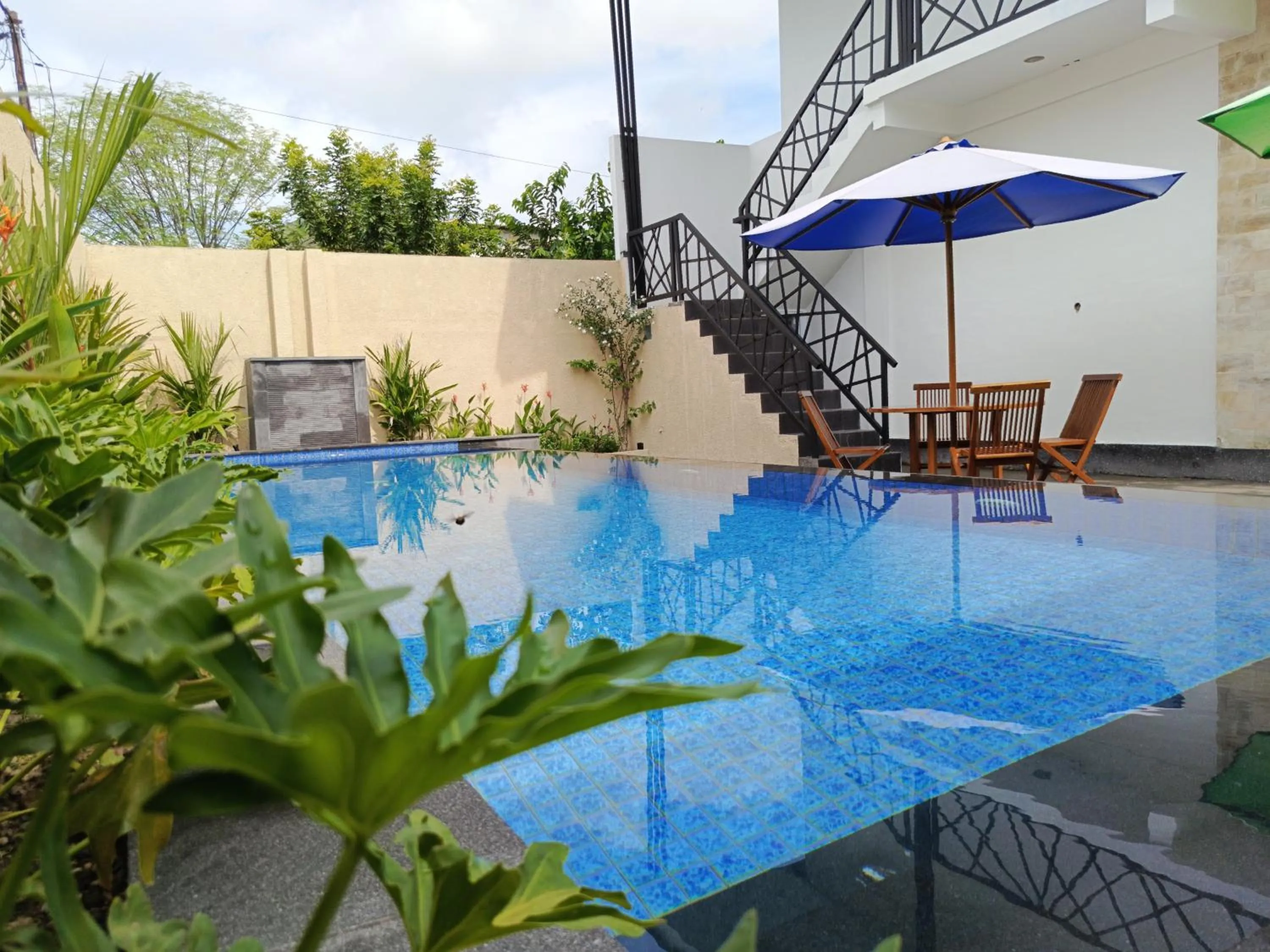 Property building in Zavana rooms & Restaurant