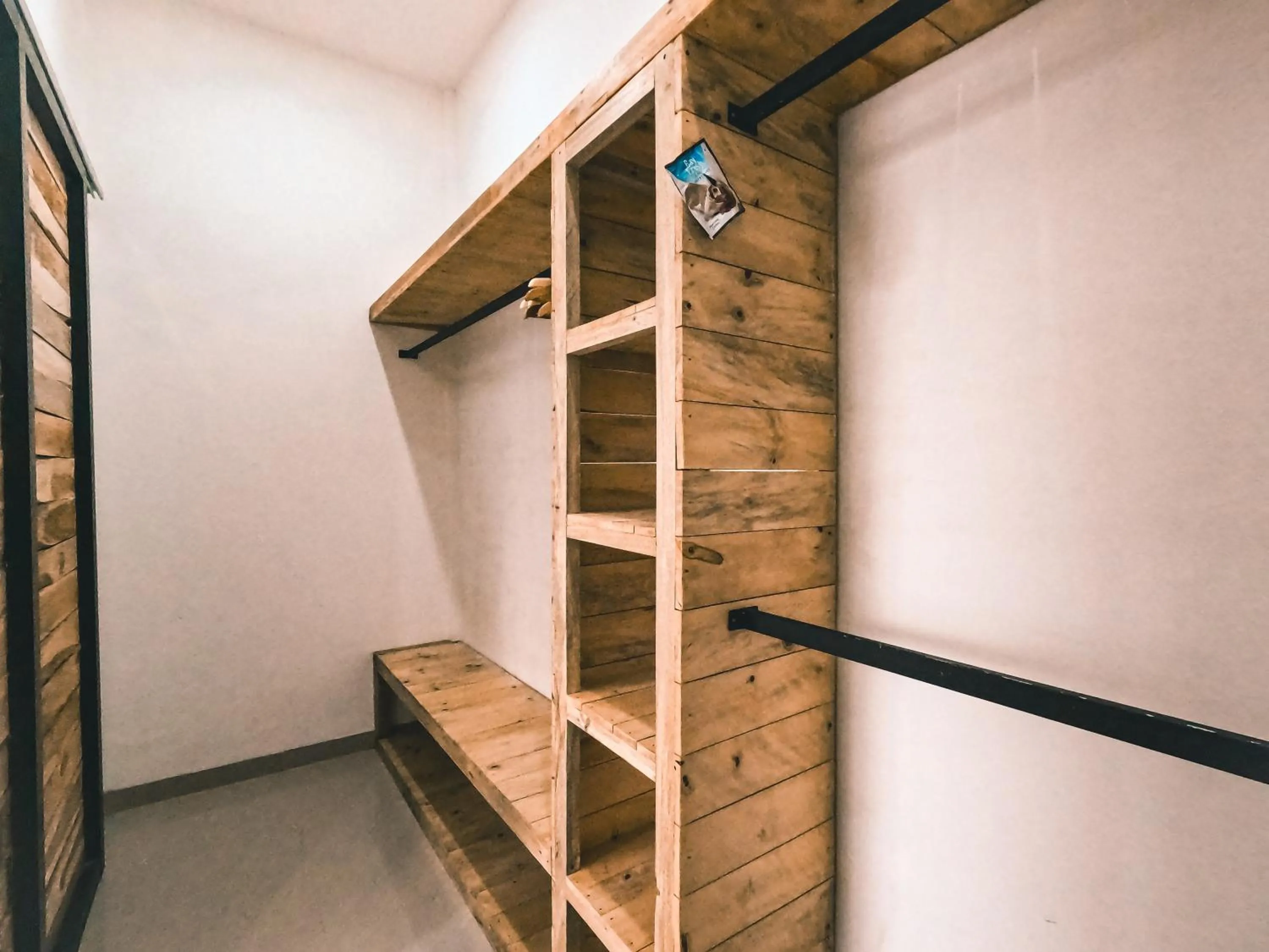 wardrobe in Zavana rooms & Restaurant