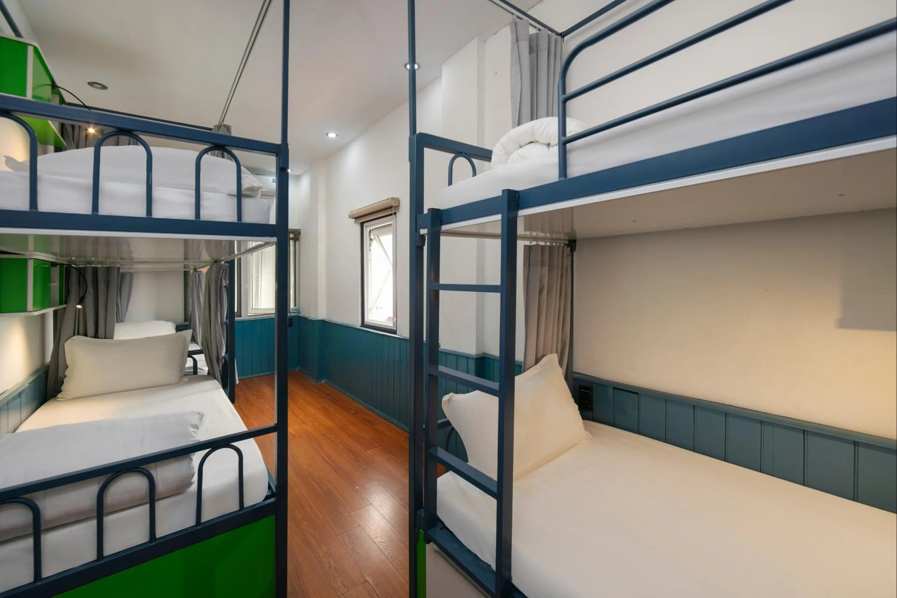 bunk bed, Bed in Hanoi Solo Hostel